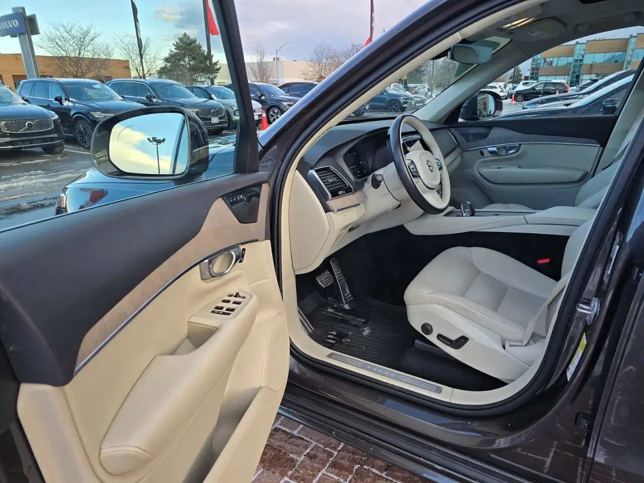 Volvo XC90 снимка Volvo XC90