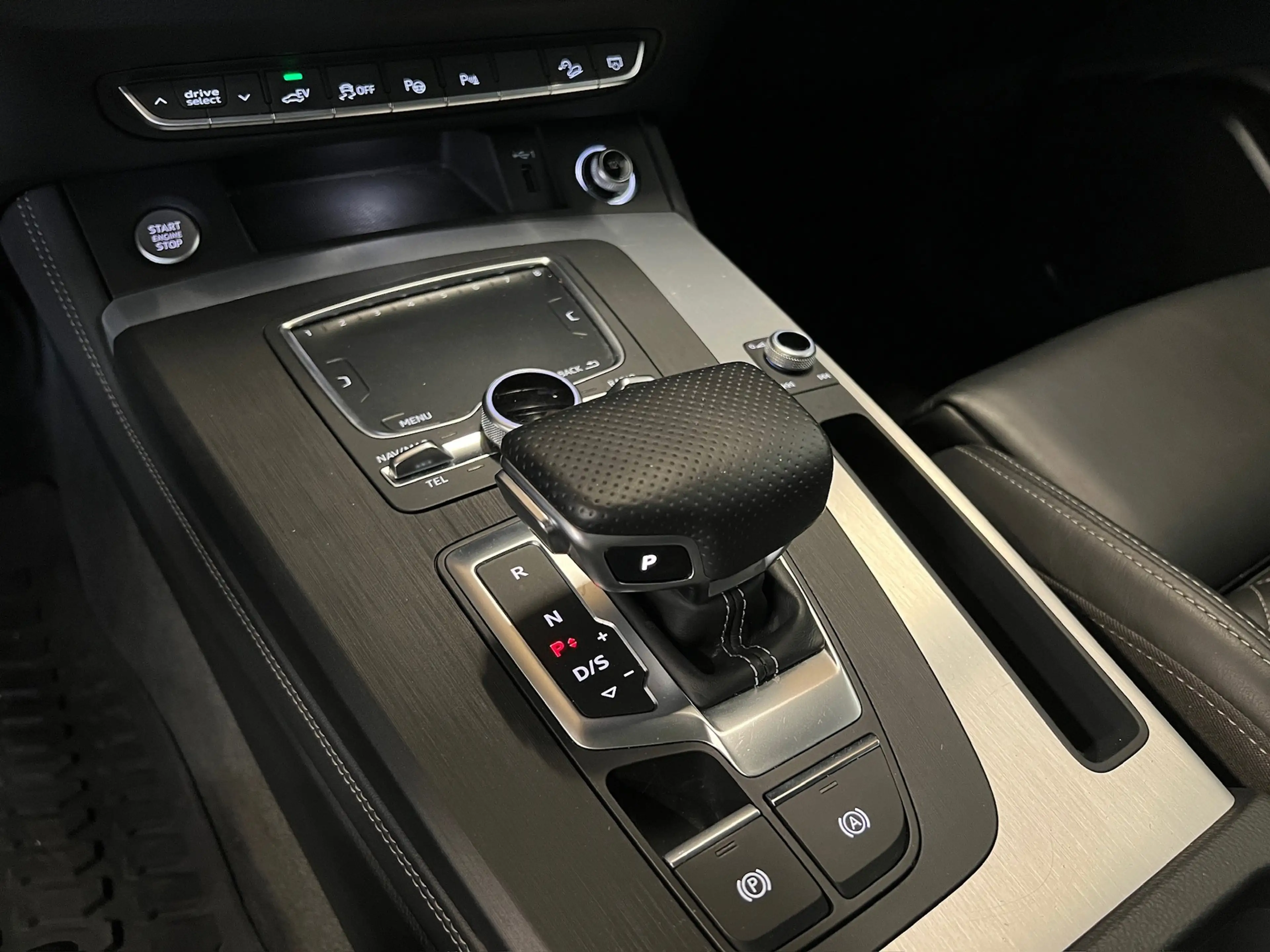 Audi Q5 55 TFSI e quattro Competition - S-line - Panorama — photo 24