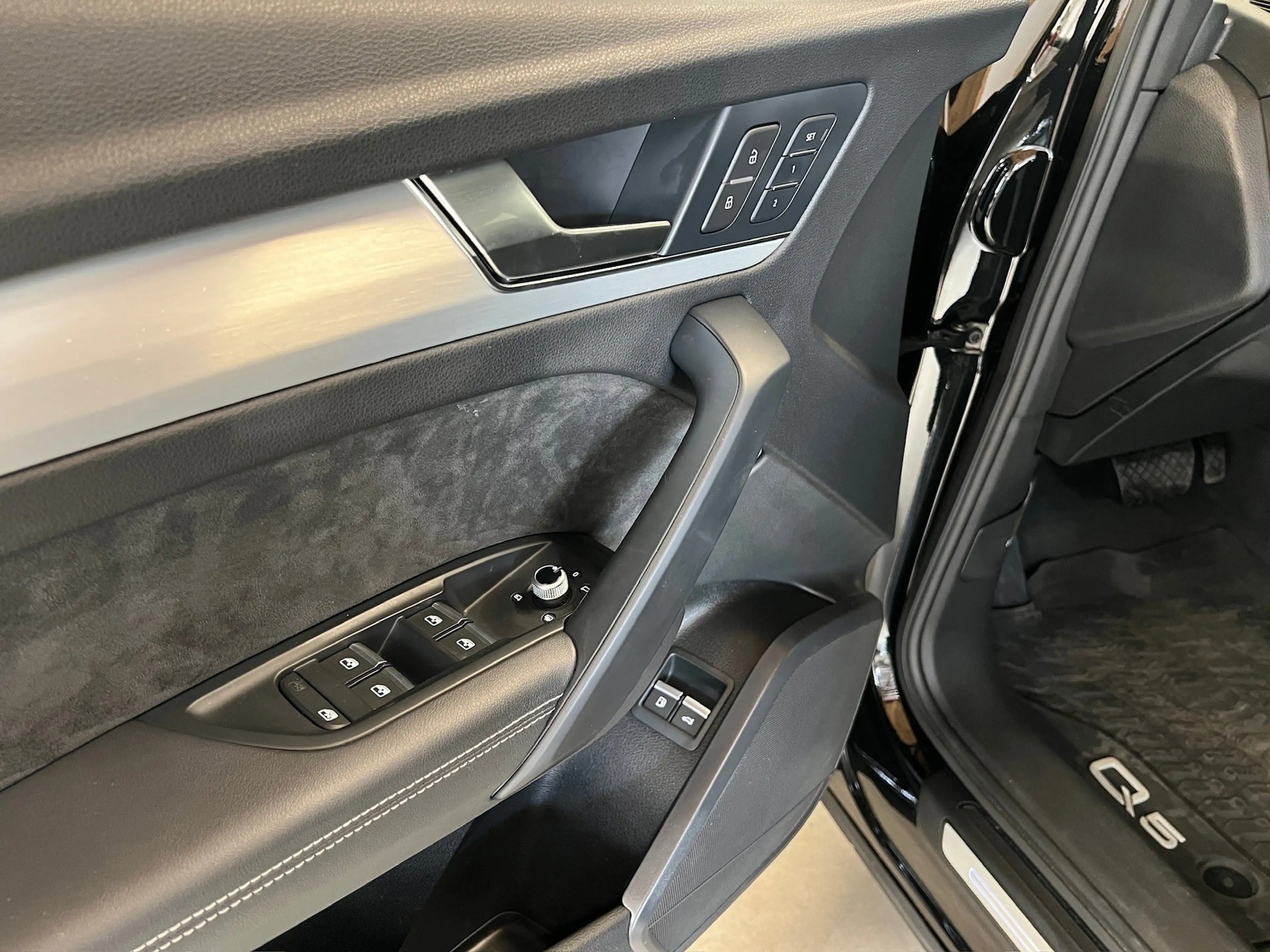Audi Q5 55 TFSI e quattro Competition - S-line - Panorama — photo 19