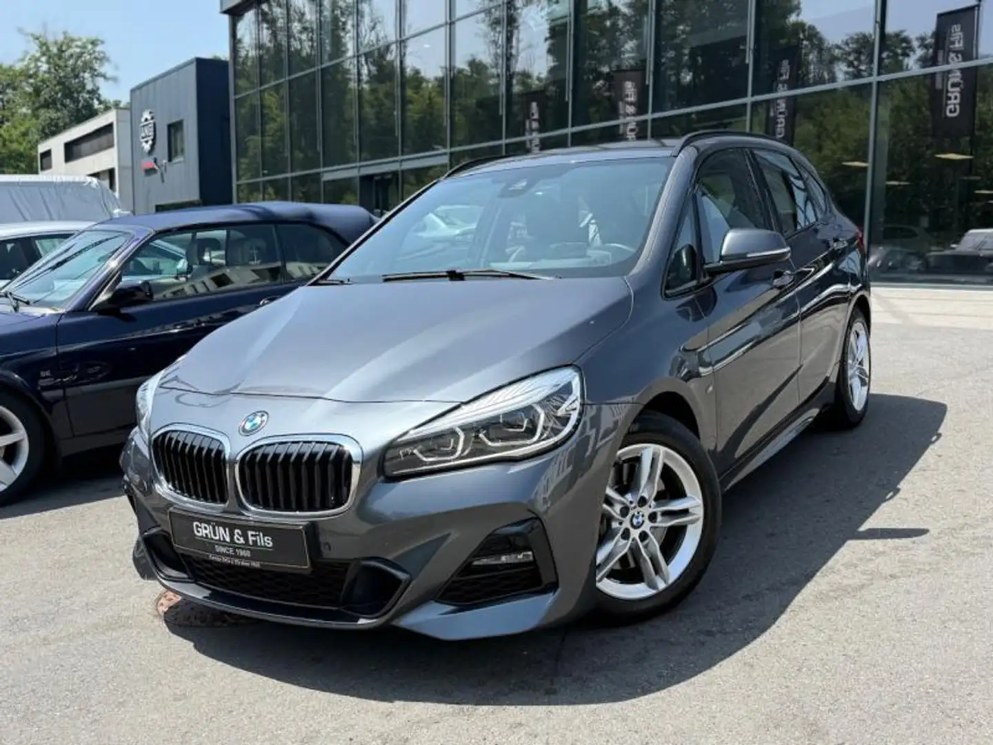 BMW 225 i xDrive Active Tourer M Sport Zwart - 2