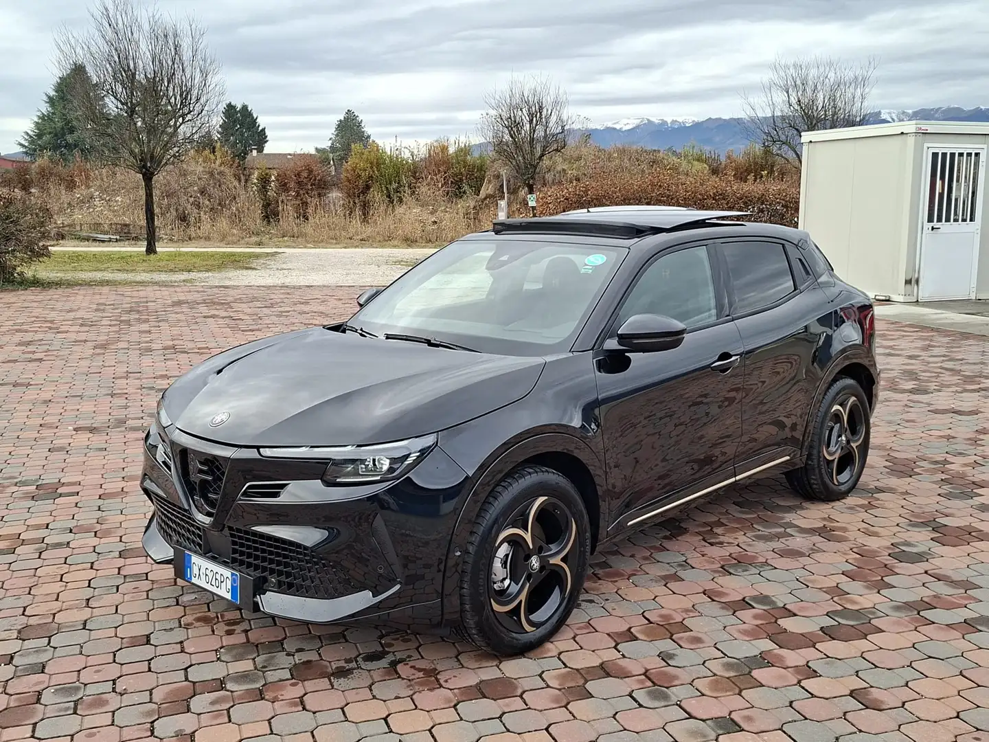 Alfa Romeo Junior BEV 156CV Intensa (100% ELETTRICA) *Solo 424 Km.* Schwarz - 1