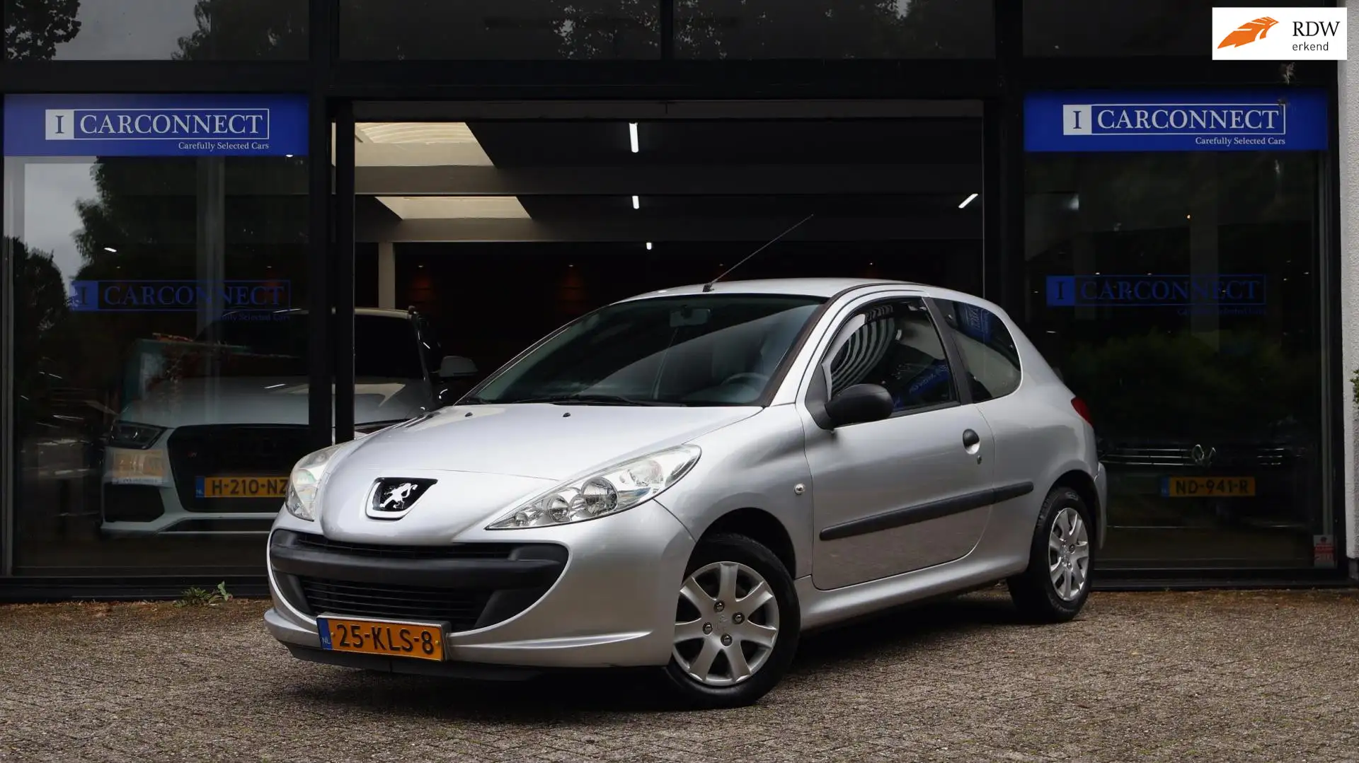 Peugeot 206 + 1.1 XR|Trekhaak|Bluetooth|APK Grijs - 1
