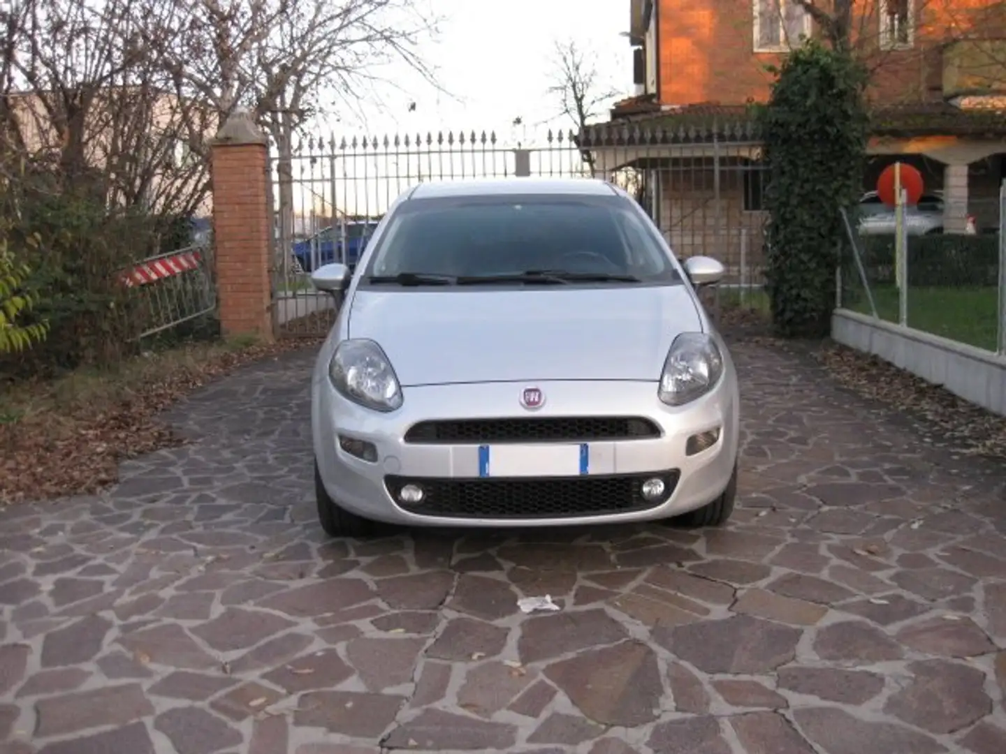 Fiat Grande Punto 5p 1.4 nat pow Lounge 77 cv ok neopatentati Argent - 1