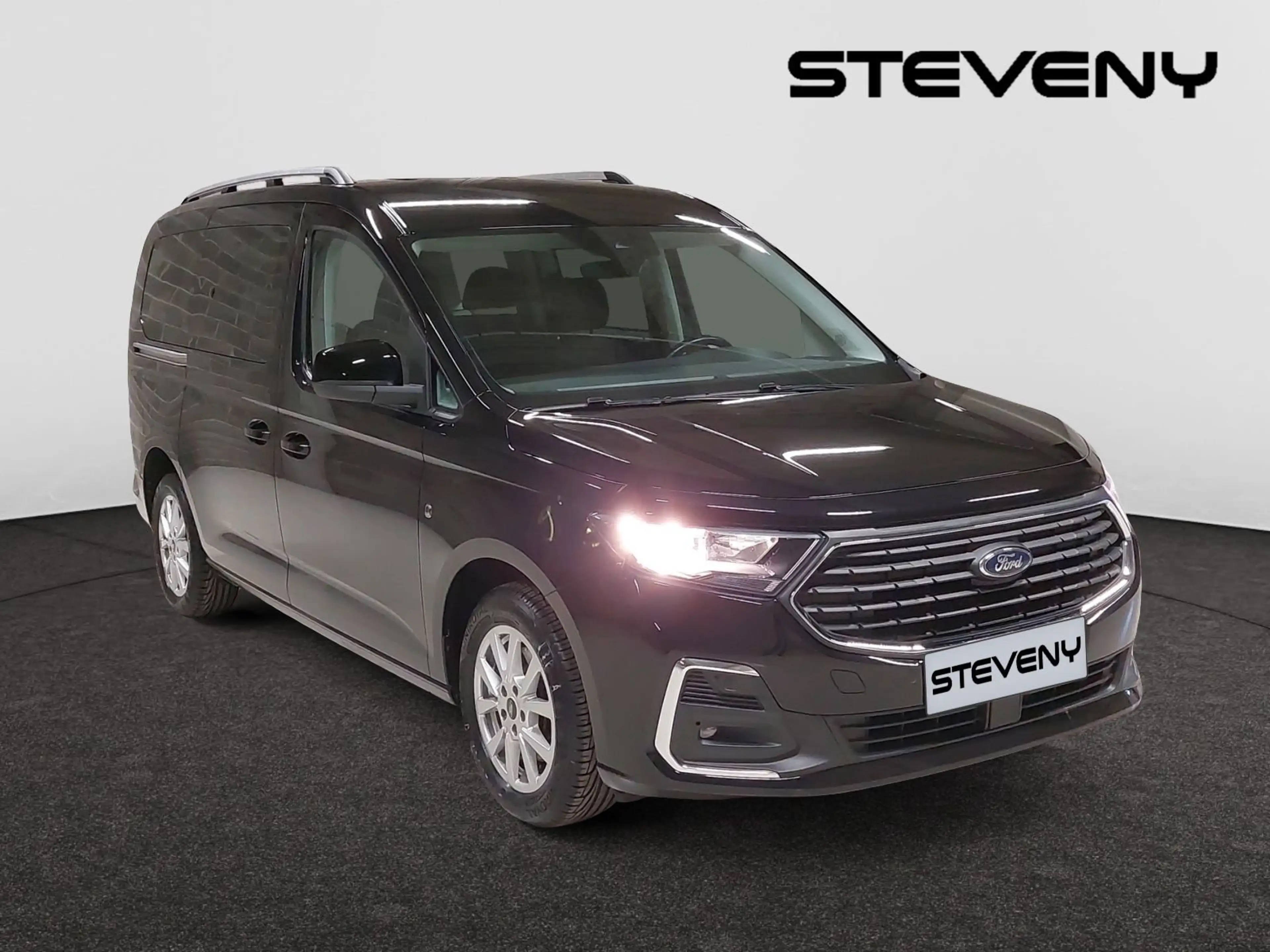 Ford Tourneo Connect 2.0 Ecoblue Titanium Grand — photo 2
