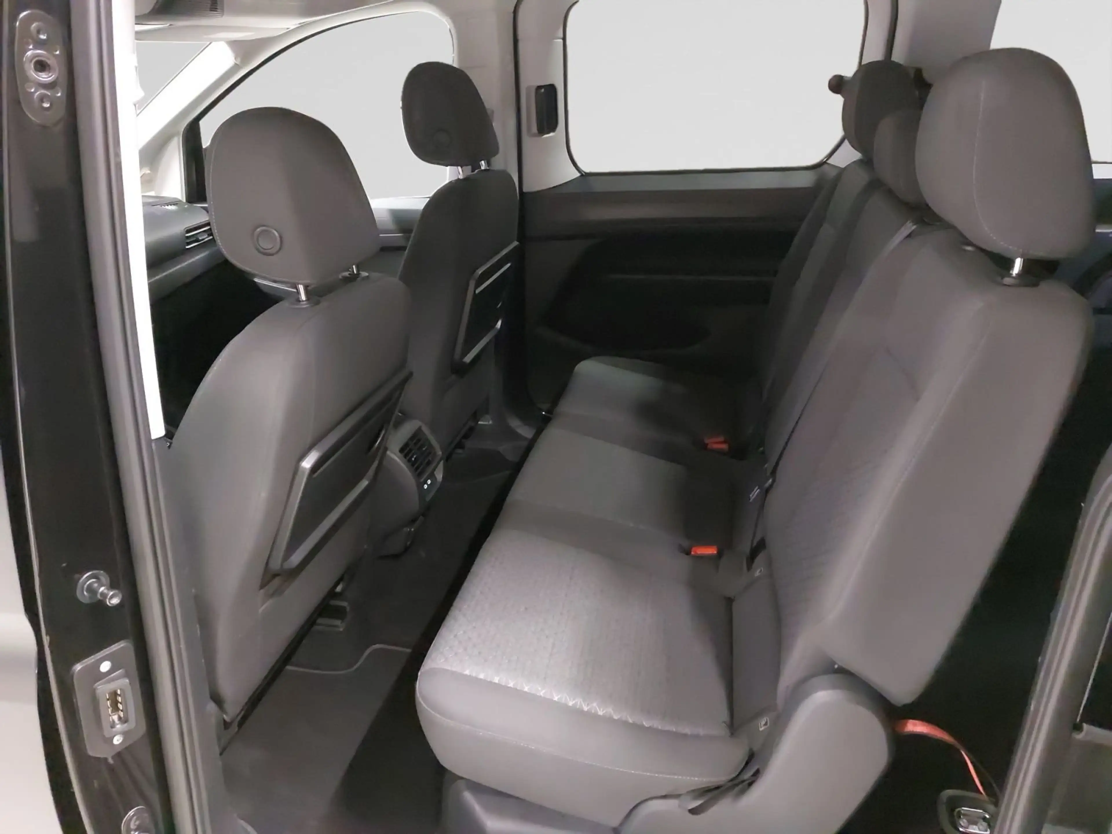 Ford Tourneo Connect 2.0 Ecoblue Titanium Grand — photo 6