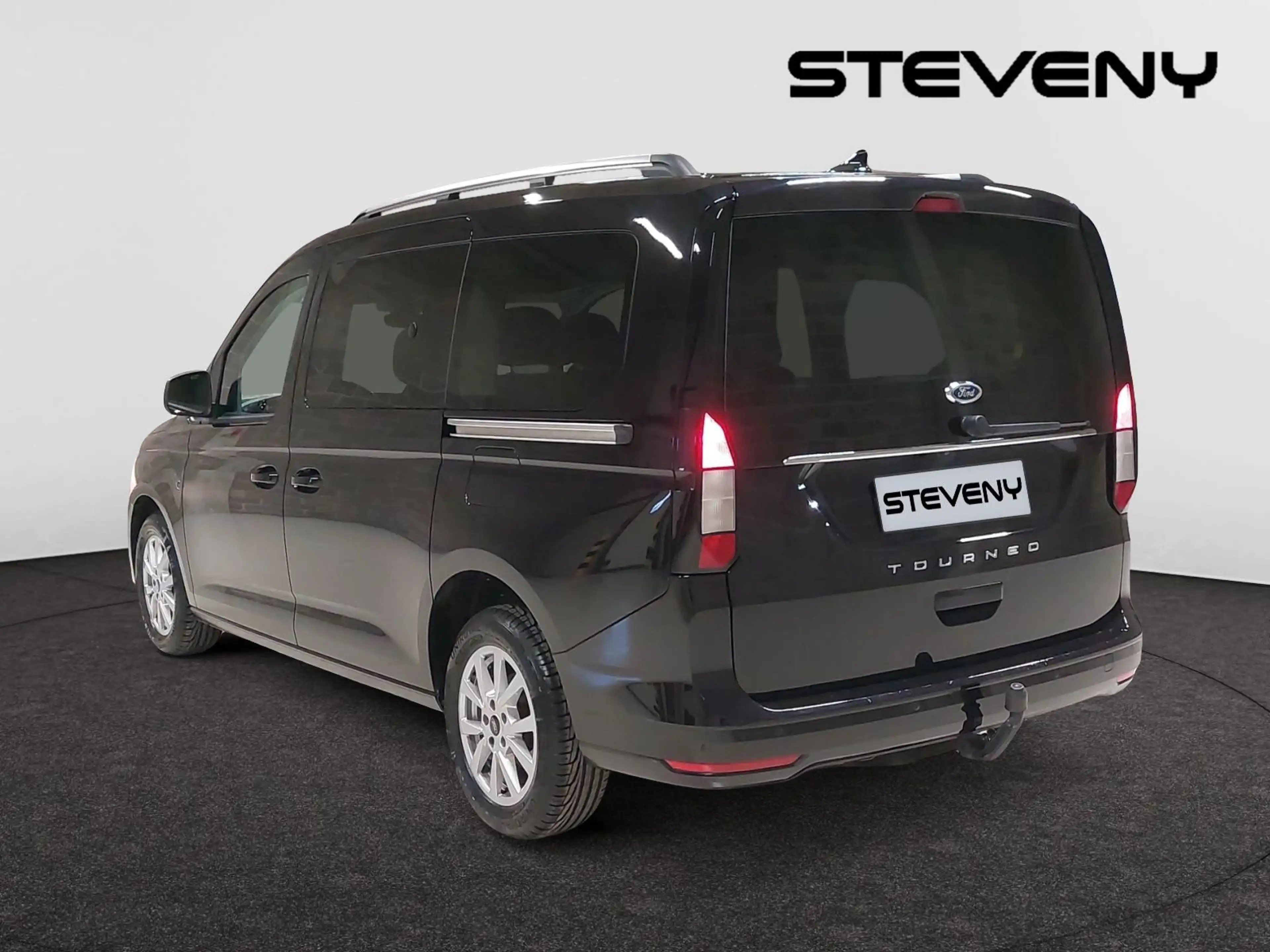 Ford Tourneo Connect 2.0 Ecoblue Titanium Grand — photo 3