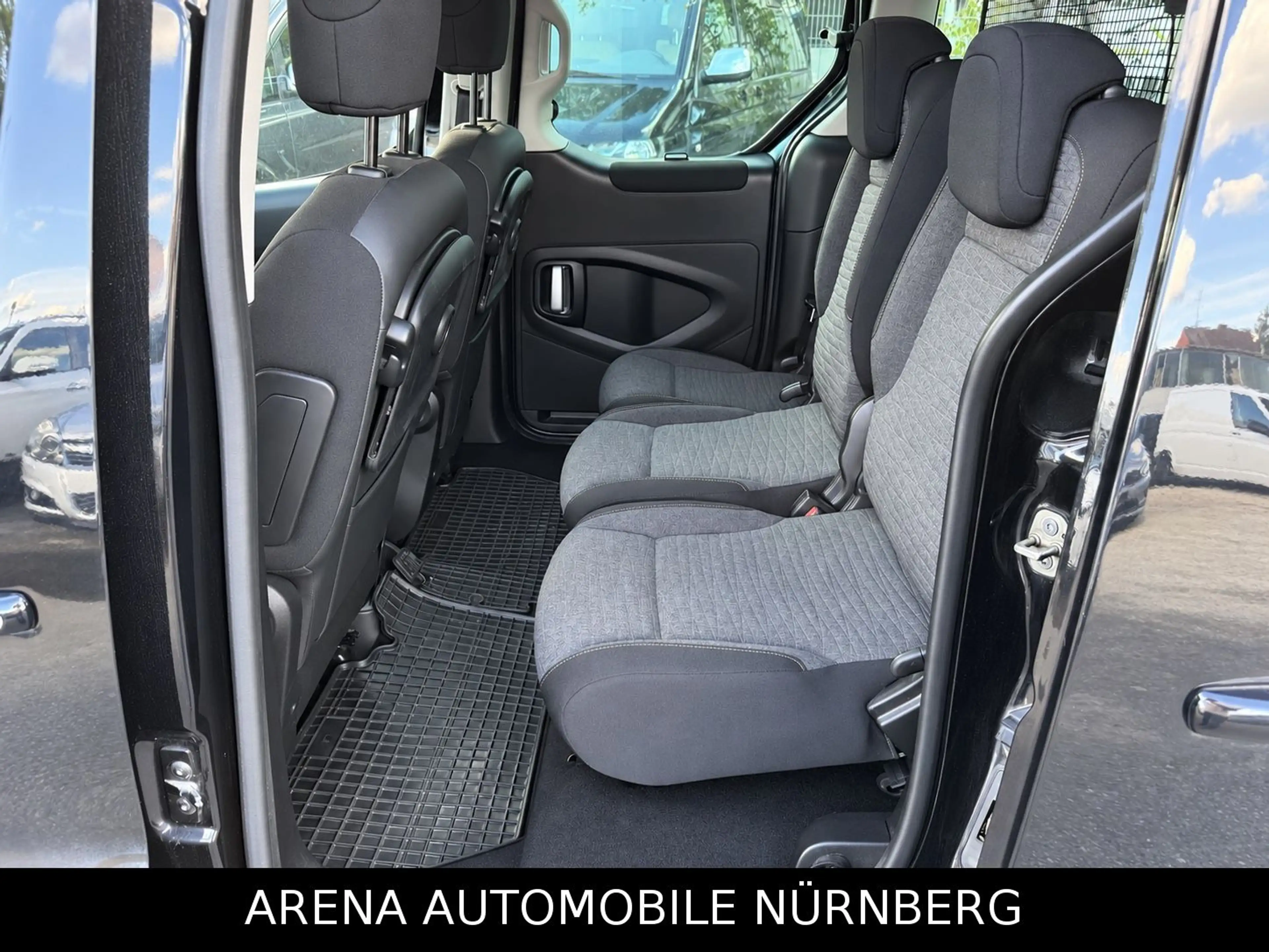 Citroen Berlingo Kombi Shine 1.6 Blue-HDI*Panorama — photo 11
