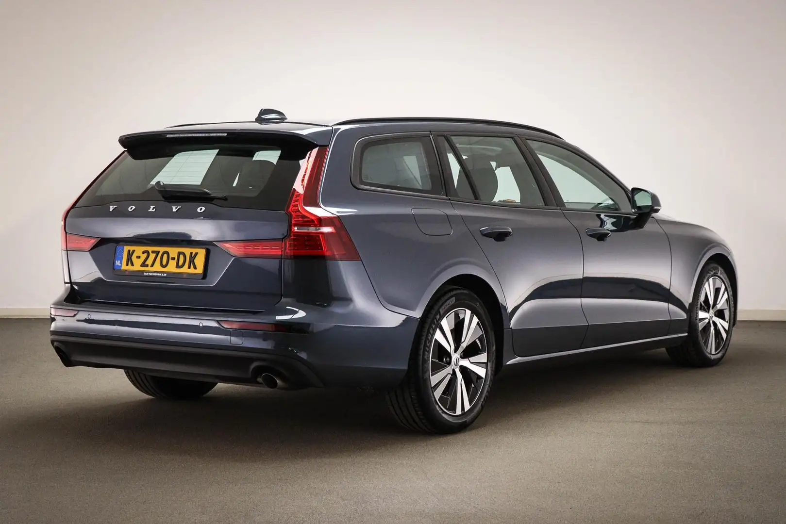 Volvo V60 2.0 B3 Momentum Advantage | CLIMATE / DRIVER ASSIS Blau - 2
