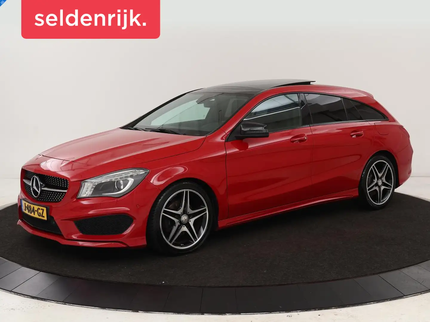Mercedes-Benz CLA 200 Shooting Brake AMG | Panoramadak | Xenon | Stoelve Rood - 1