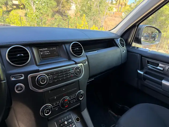 Land Rover Discovery Pro 3.0TDV6 S 2016, foto 11
