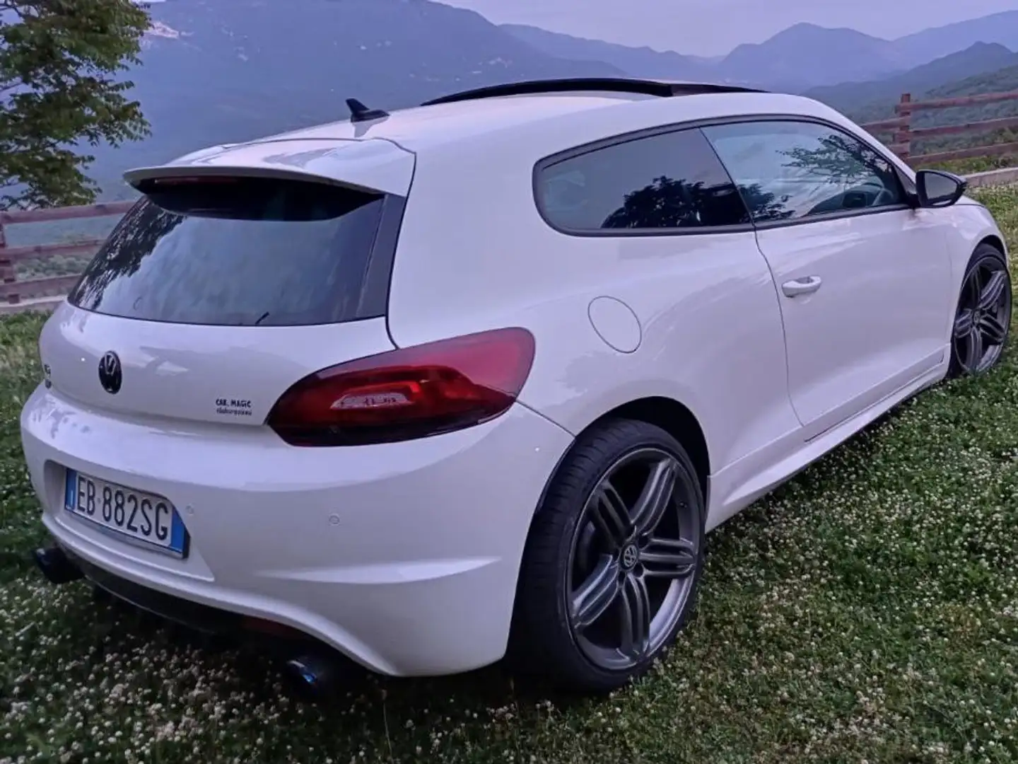 Volkswagen Scirocco R Bianco - 2