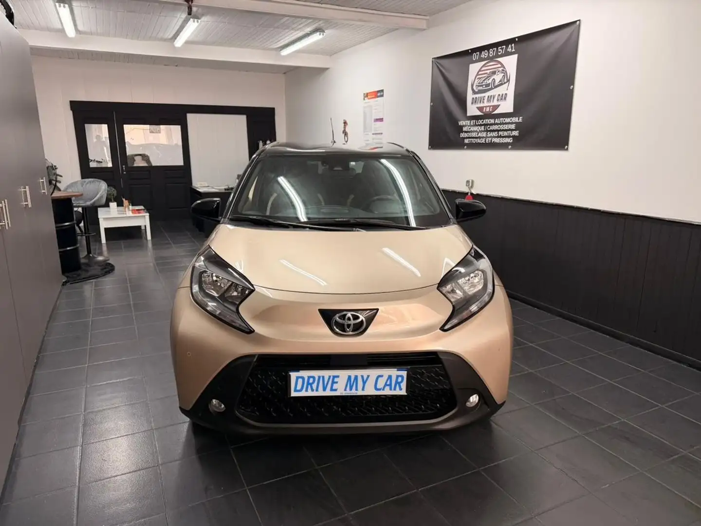 Toyota Aygo X 1.0 VVT-I DESIGN 13890 kms boîte automatique 2024 Beige - 2
