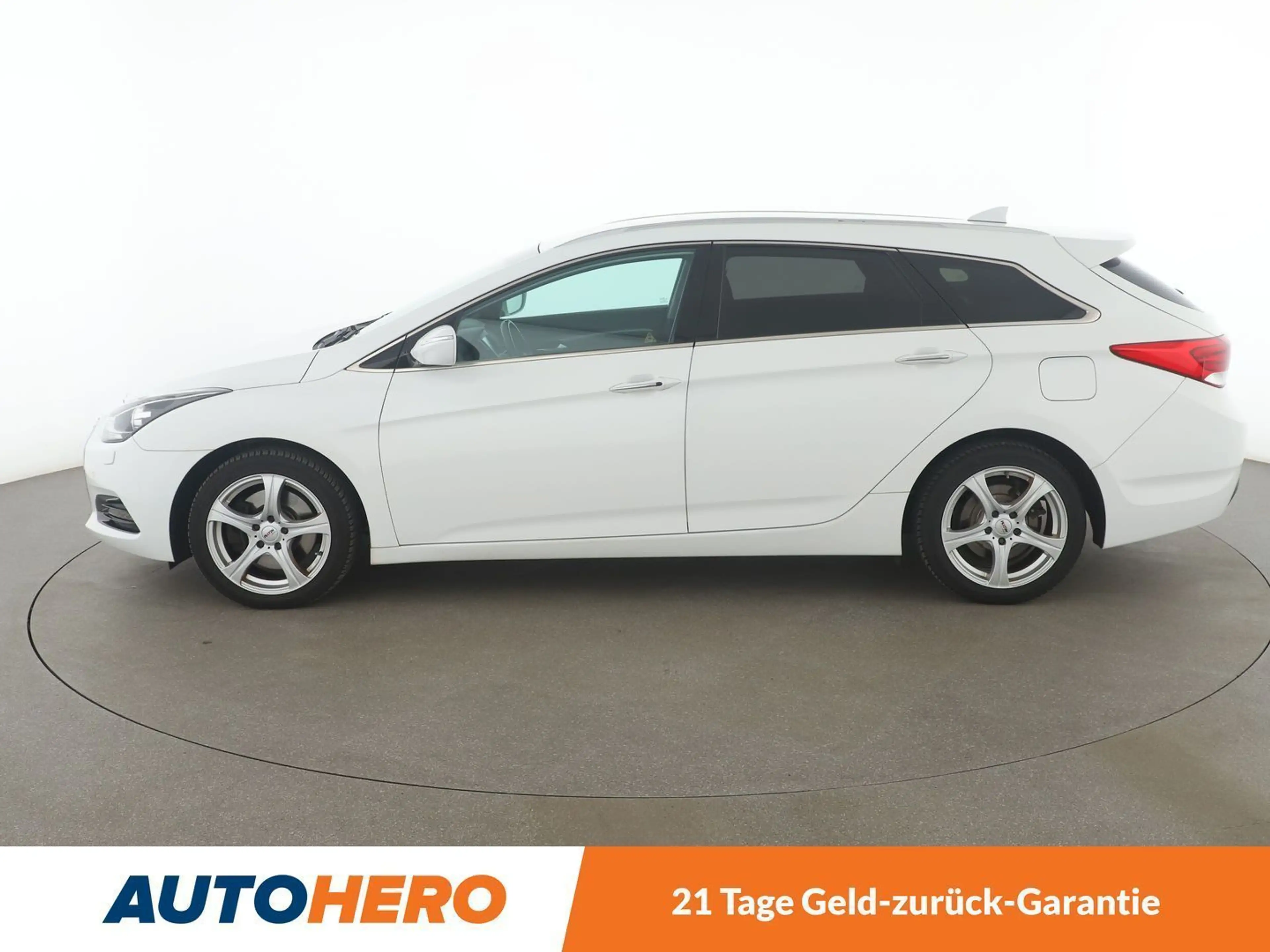 Hyundai i40 2.0 GDI Style Aut.*XENON*NAVI*TEMPO*CAM*PDC*SHZ* — photo 3