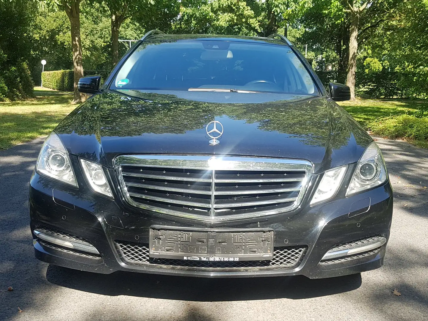 Mercedes-Benz E 200 E 200 T CGI BlueEFFICIENCY Automatik Avantgarde Schwarz - 2