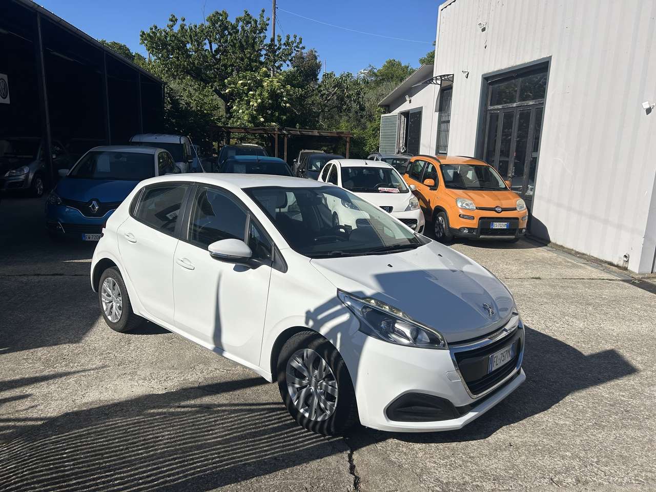 Peugeot 208 208 I 2015 5p 1.6 bluehdi Active 75cv