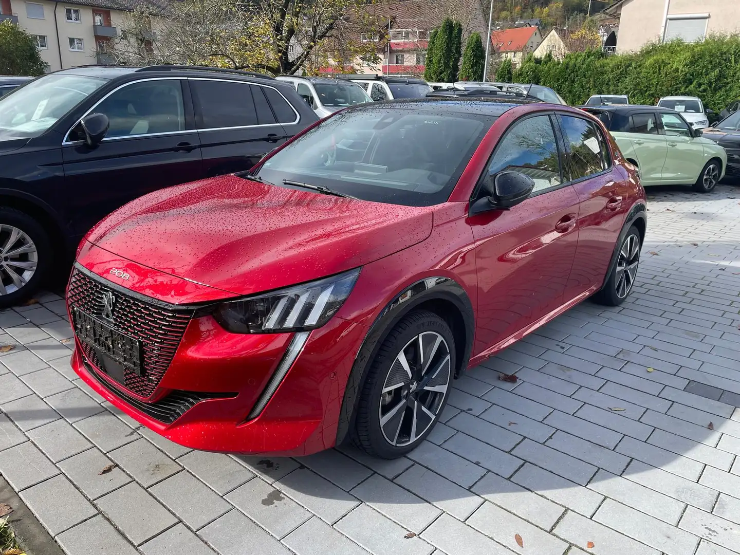 Peugeot e-208 208 e- GT LED+Pano+Sitzheizung+ACC|50KWH+8J Akku-G Rot - 1