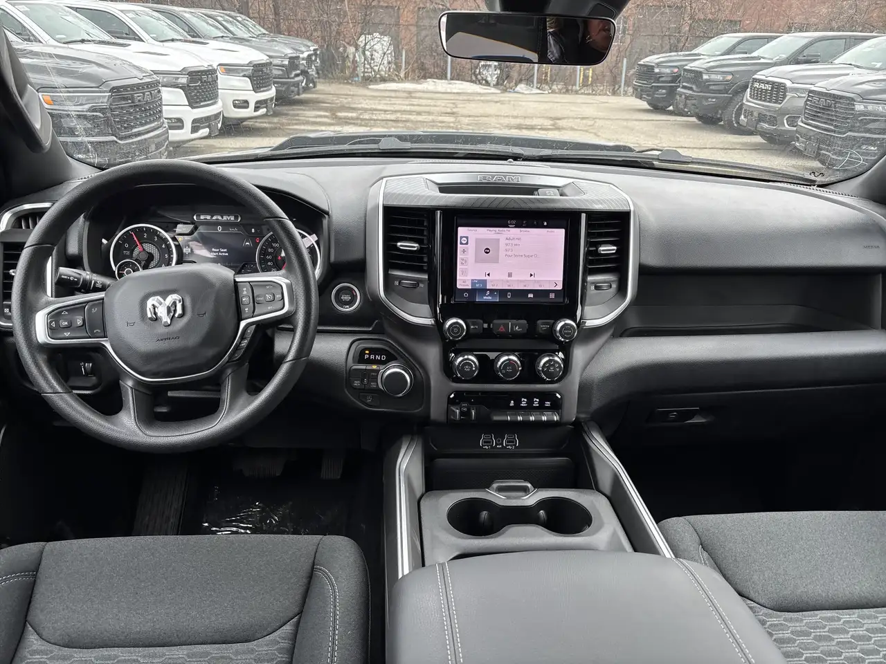 RAM 1500 снимка RAM 1500