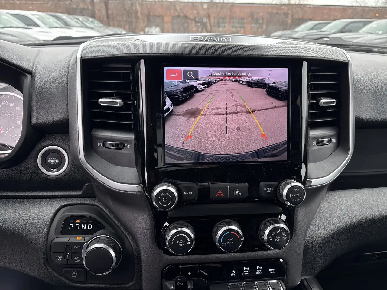 RAM 1500 снимка RAM 1500