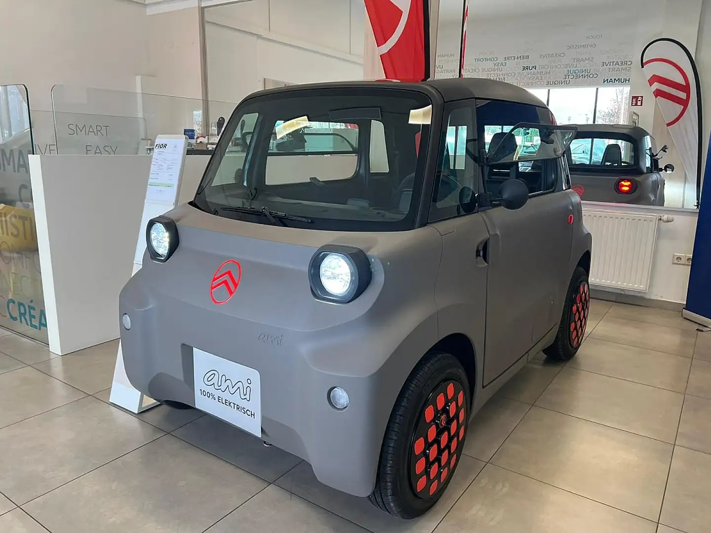 Citroen Sonstige Citroen AMI 100% Elektrisch Ab 15 Jahren max. 4... Grau - 1