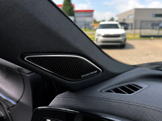 Volkswagen Tiguan view 11