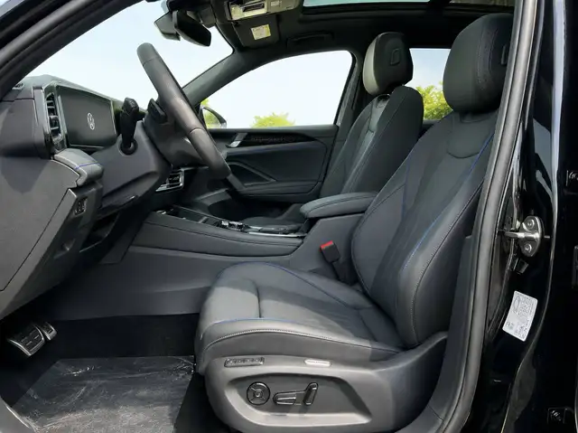 Volkswagen Tiguan view 8