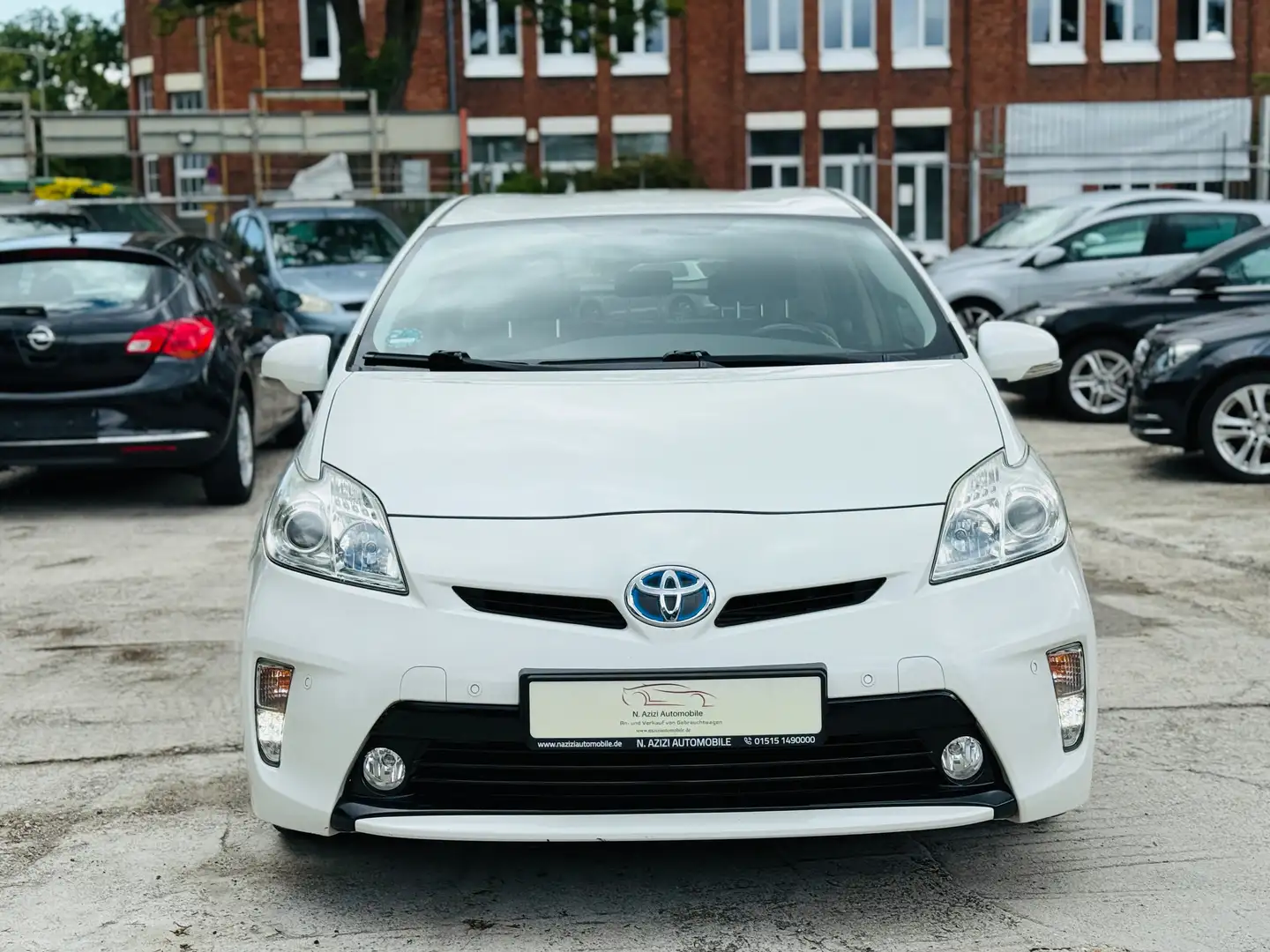 Toyota Prius 1.8 VVT-i Hybrid Life Automatik*Navi*Kamera*HUD* Wit - 2