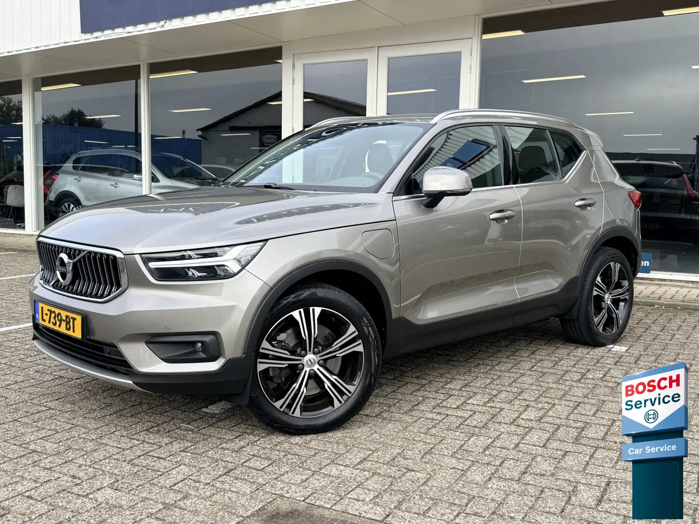 Volvo XC40 1.5 T5 Recharge Business Pro | LED | Auto Pilot | Grijs - 1
