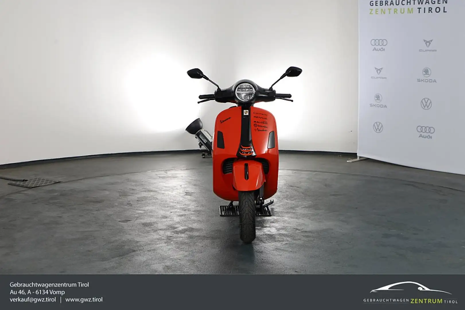 Vespa GTS 300 i.e. Super Sport KEY LESS PORSCHE Carrera  Oranje - 2