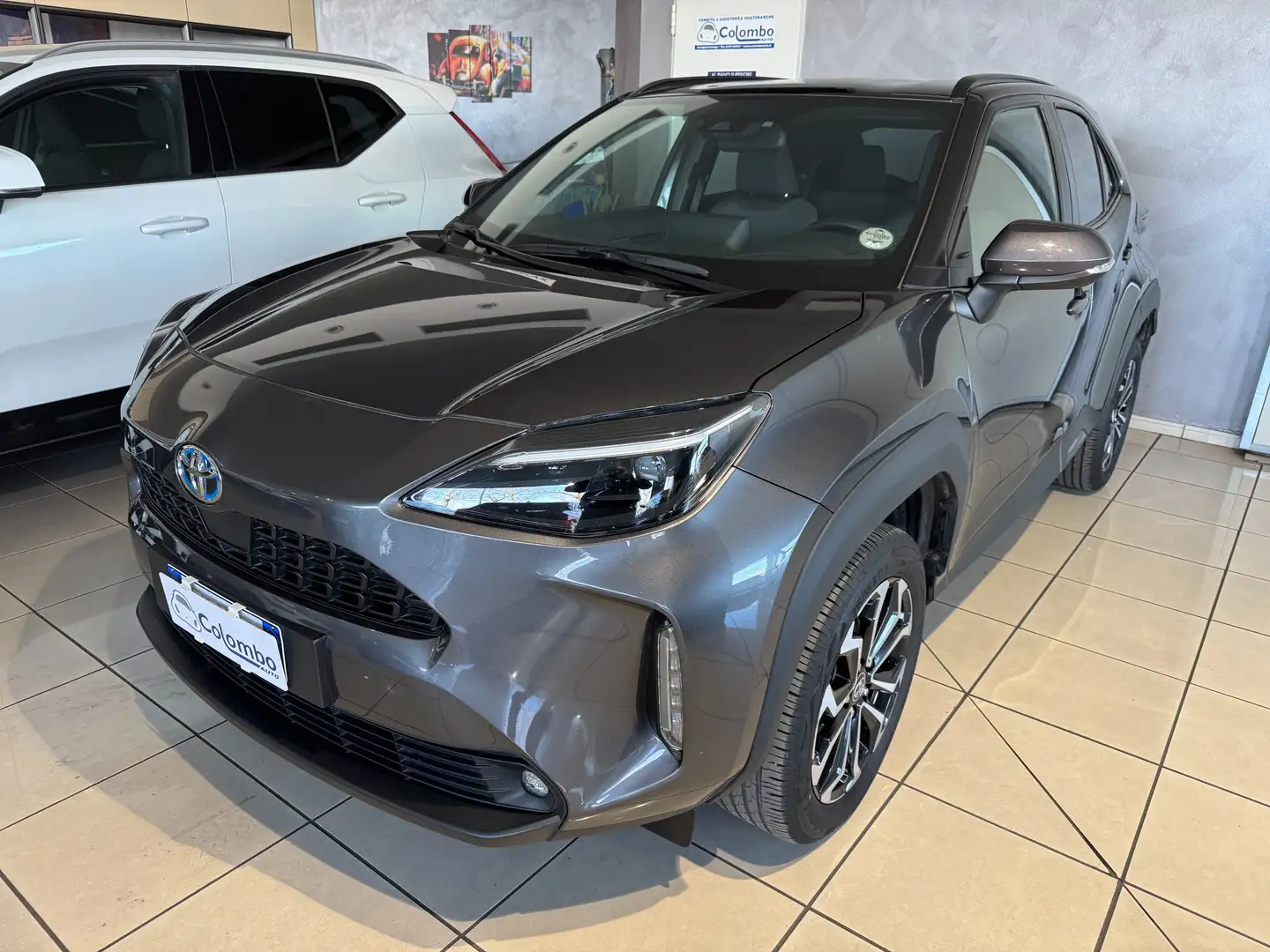 Toyota Yaris Cross 1.5h Trend fwd 116cv e-cvt Led Cam 17" Neop Grigio - 1