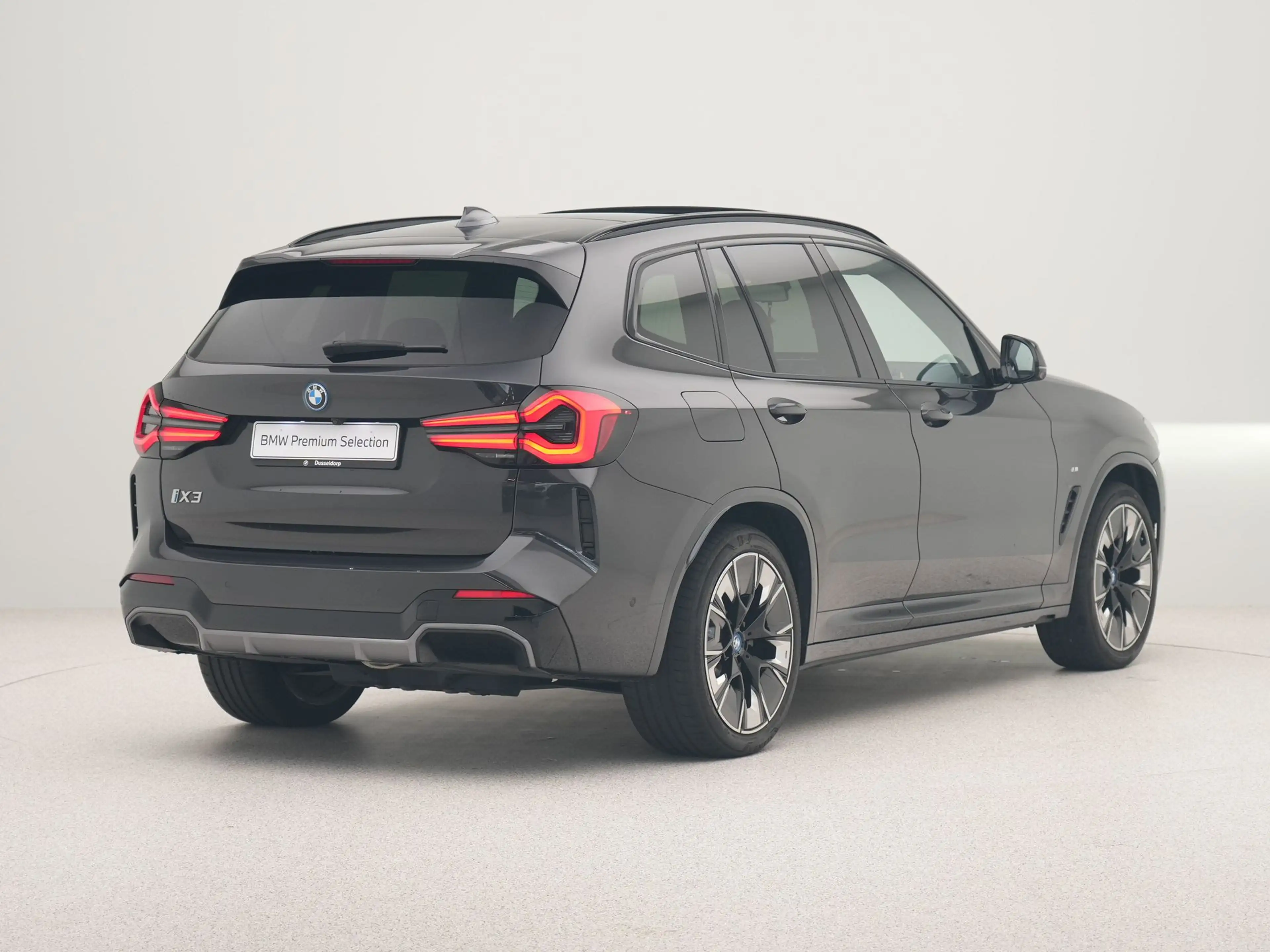 BMW iX3 High Executive 80 kWh SoH 100% — photo 8
