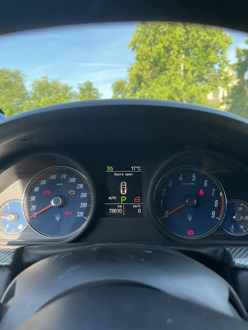 Maserati GranTurismo 4.7 V8 460 Sport A Gris - 1