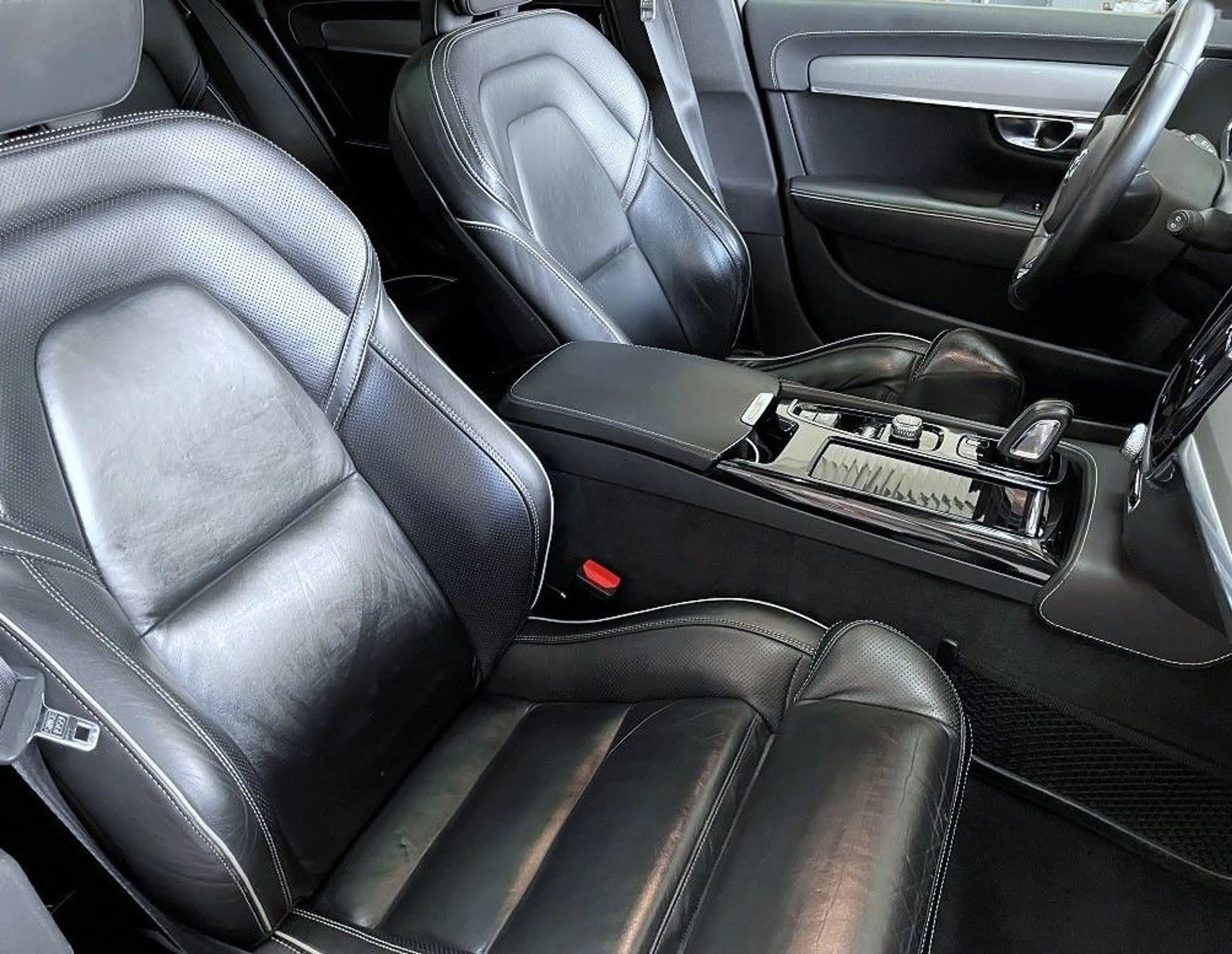 Volvo V90 T8 AWD PHEV *R-DESIGN*NAPPA|PANO|ACC|AHK — photo 10