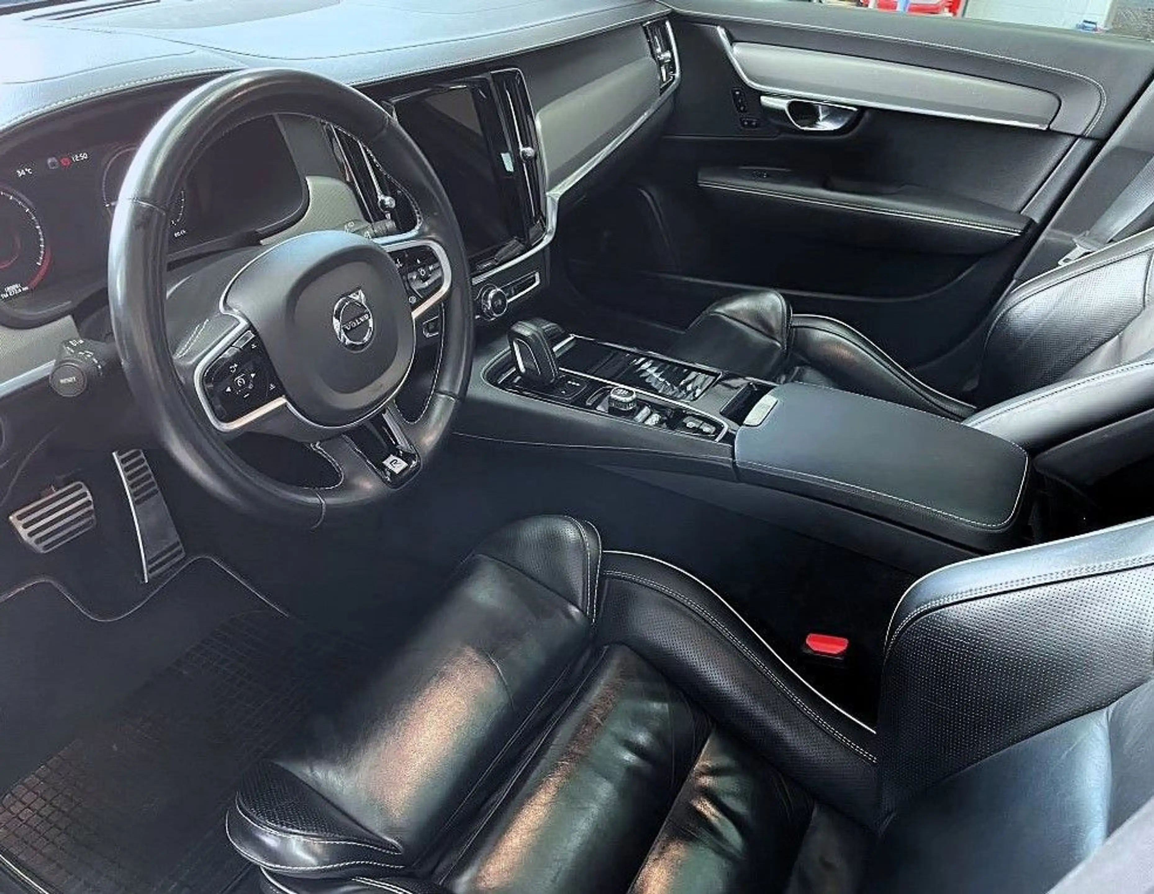 Volvo V90 T8 AWD PHEV *R-DESIGN*NAPPA|PANO|ACC|AHK — photo 9