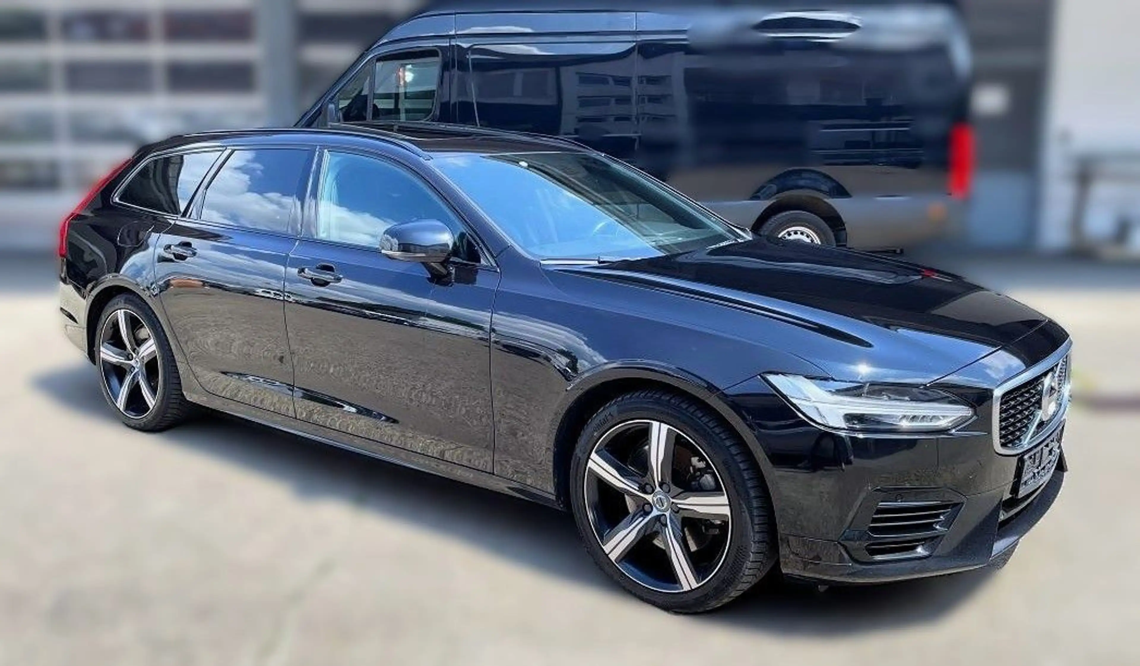 Volvo V90 T8 AWD PHEV *R-DESIGN*NAPPA|PANO|ACC|AHK — photo 3