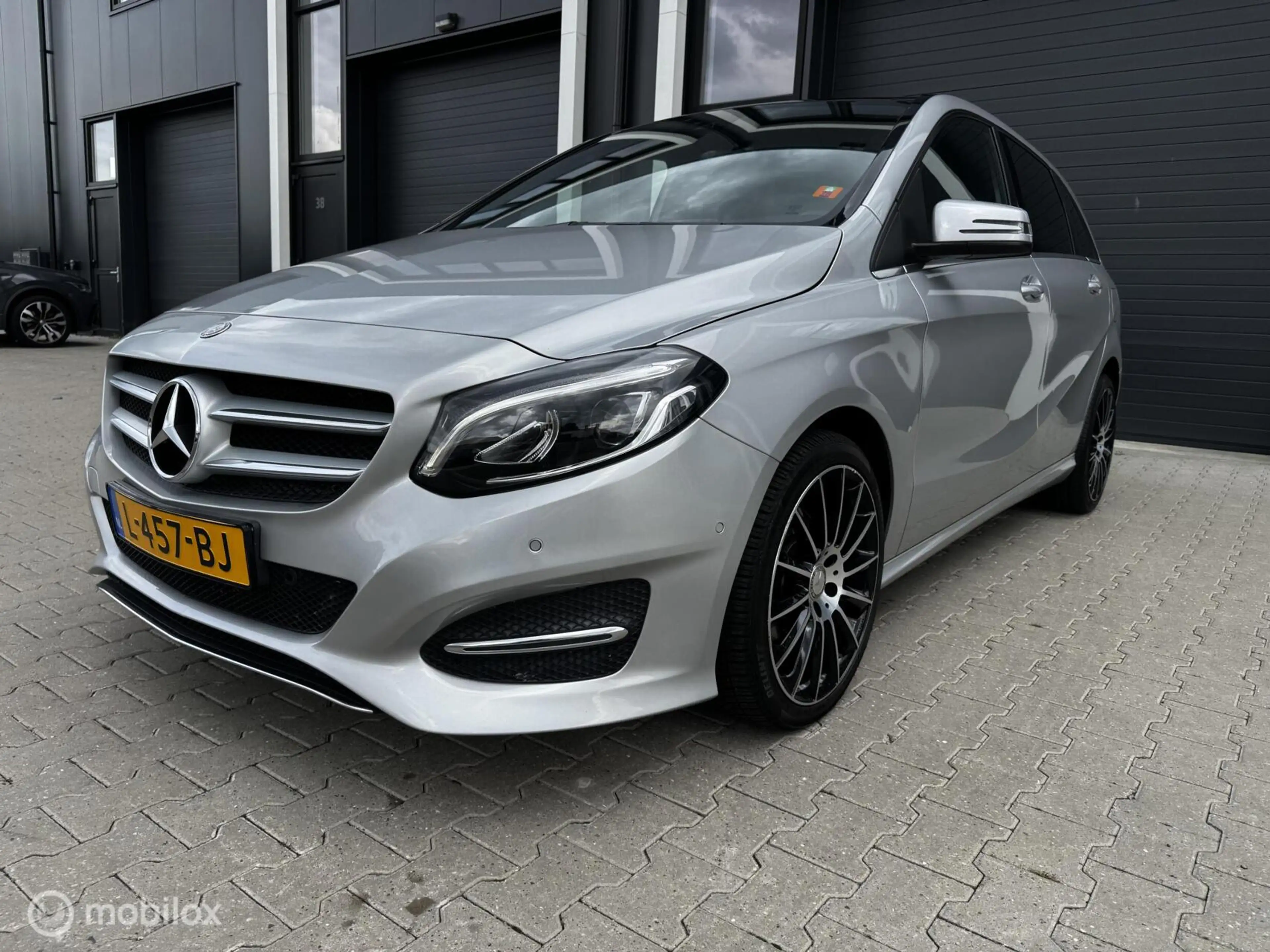 Mercedes-Benz B 200 Ambition 2015