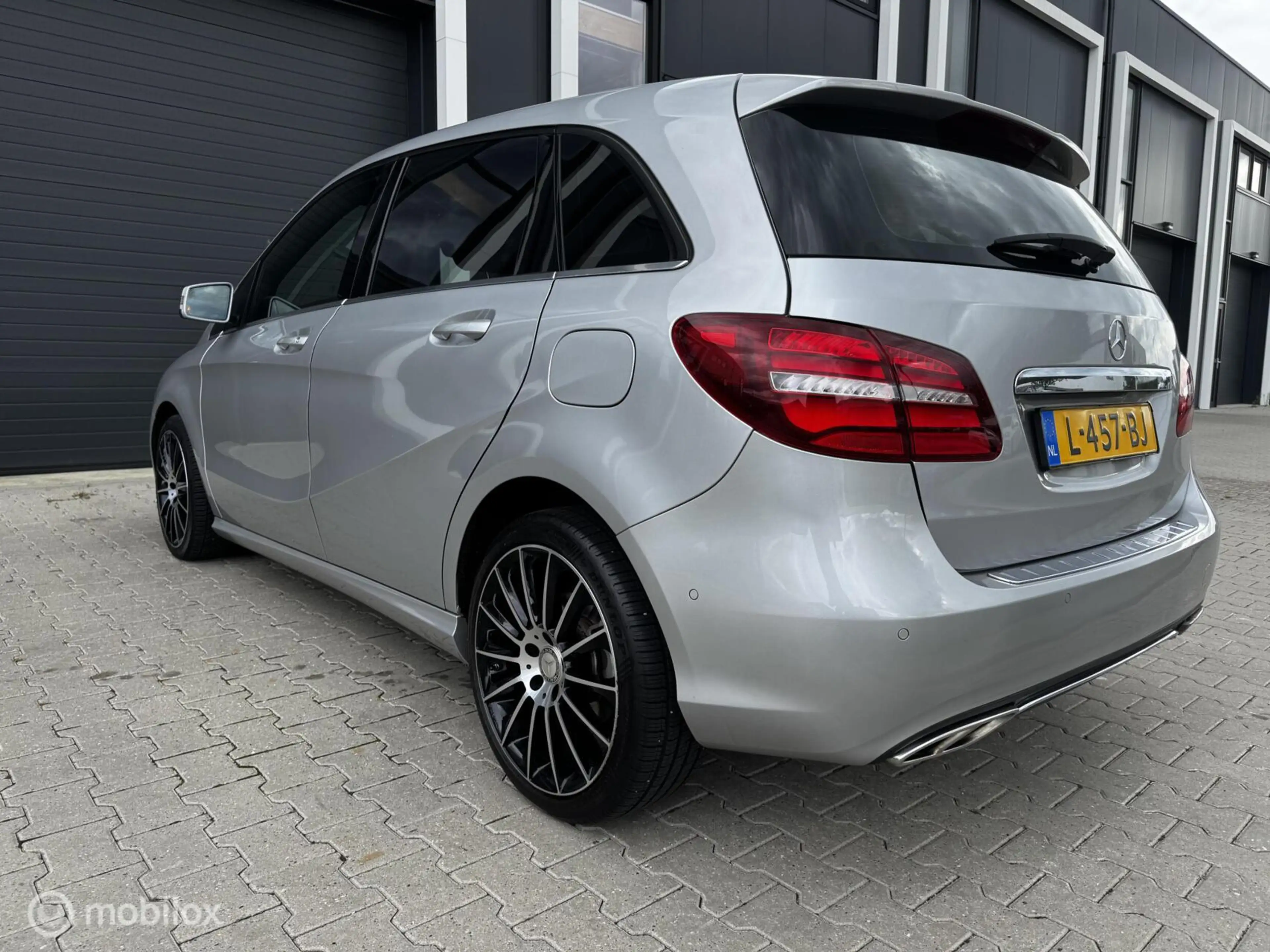 Mercedes-Benz B 200 Ambition 2015 — photo 15