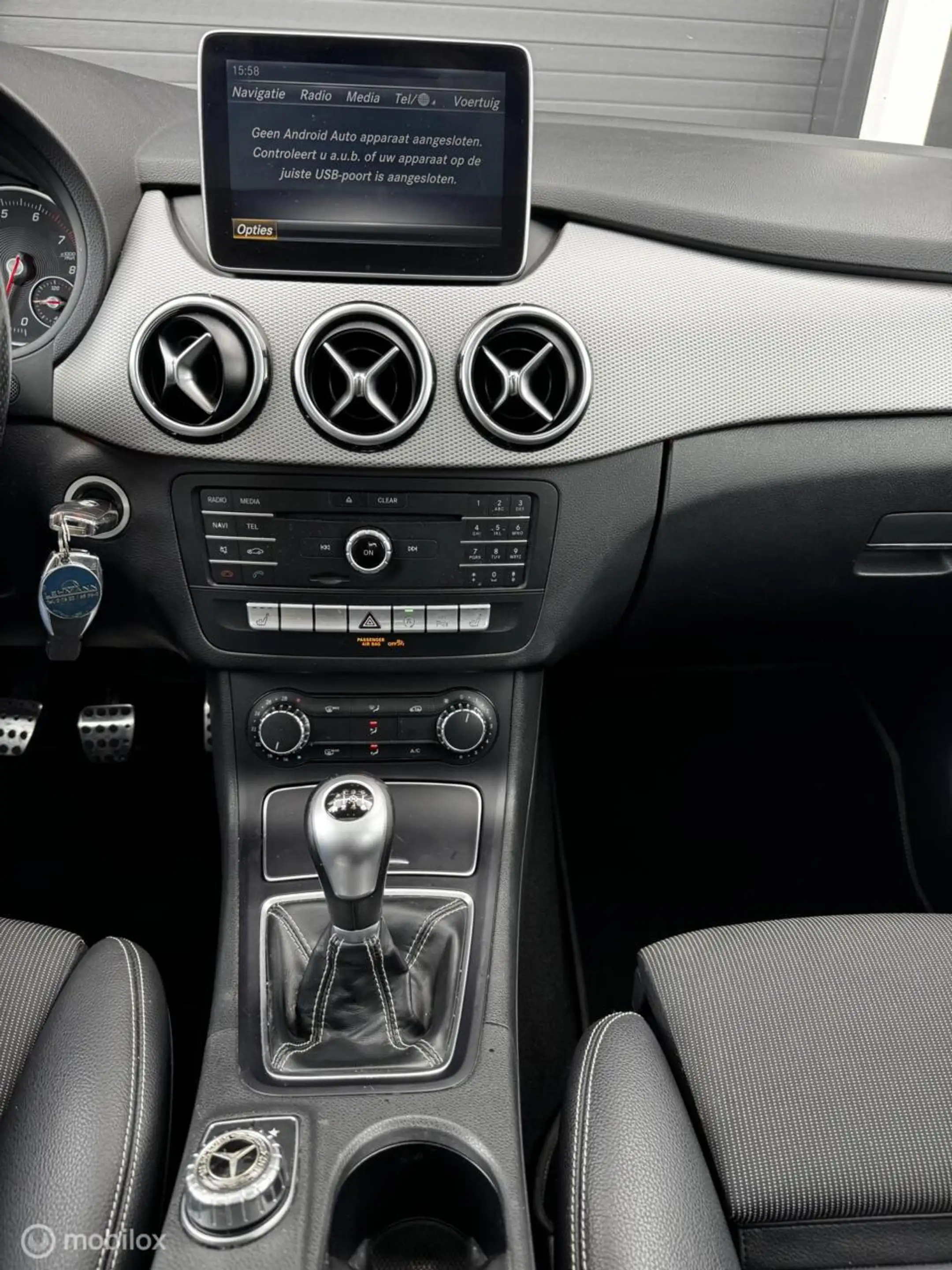 Mercedes-Benz B 200 Ambition 2015 — photo 10