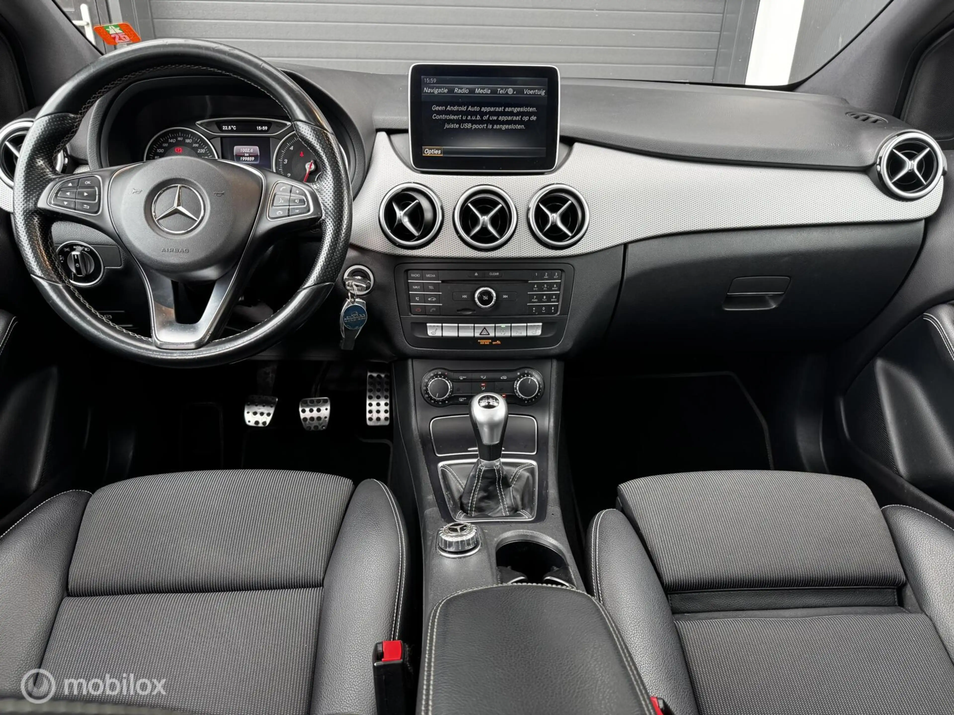 Mercedes-Benz B 200 Ambition 2015 — photo 4