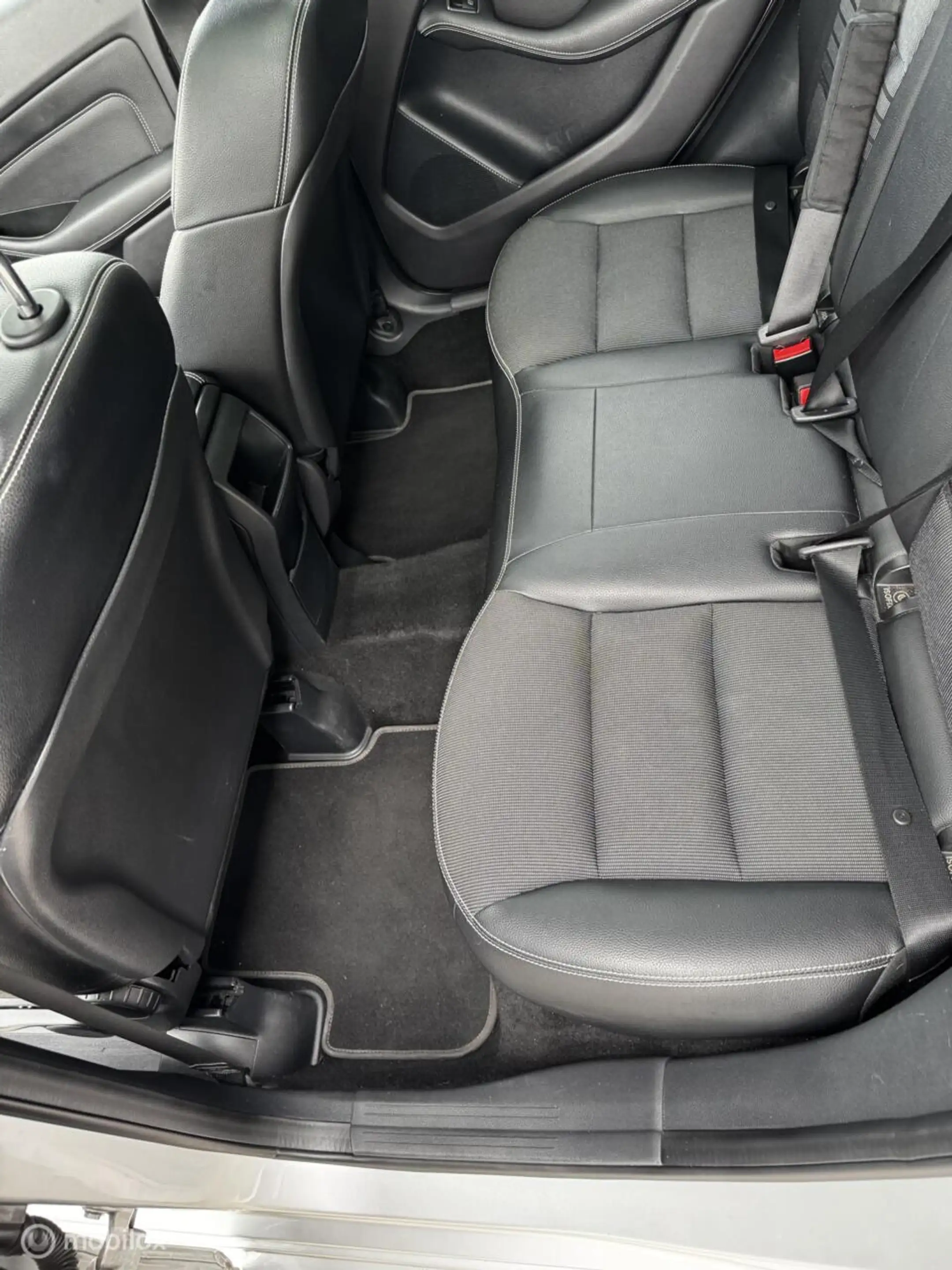 Mercedes-Benz B 200 Ambition 2015 — photo 6
