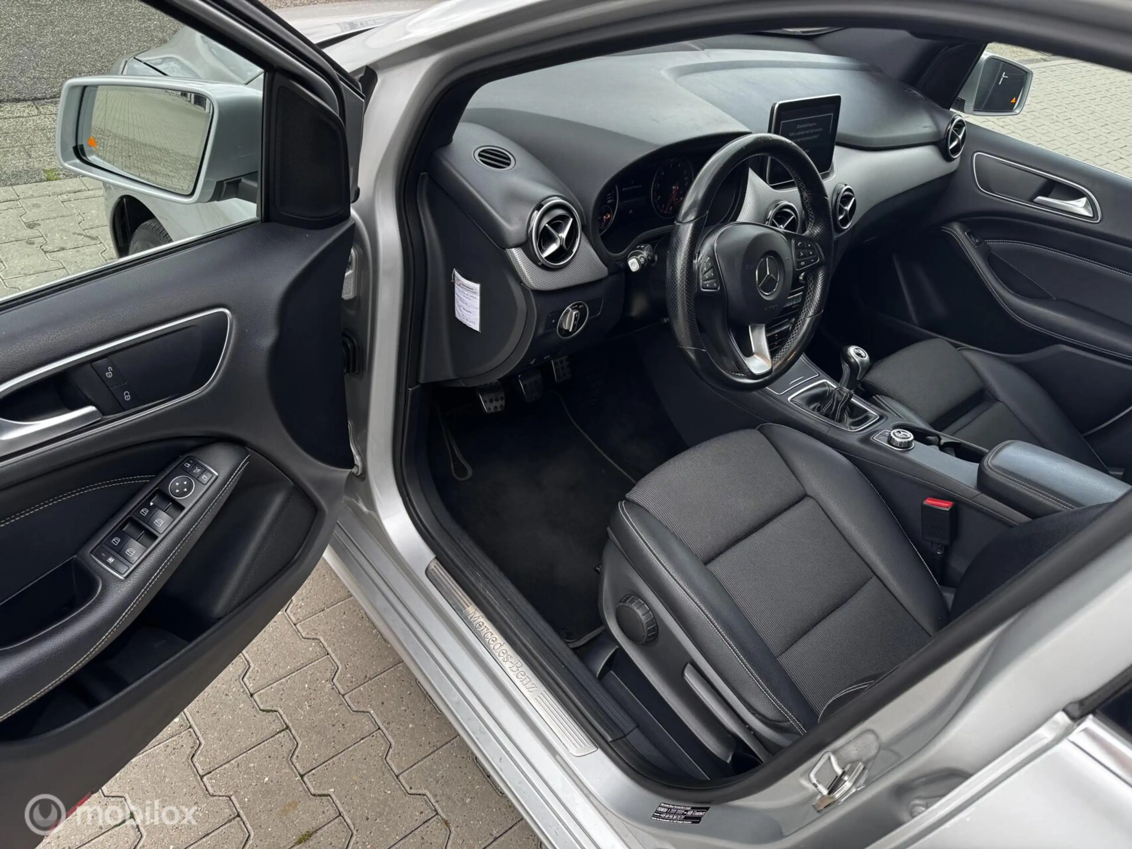 Mercedes-Benz B 200 Ambition 2015 — photo 3