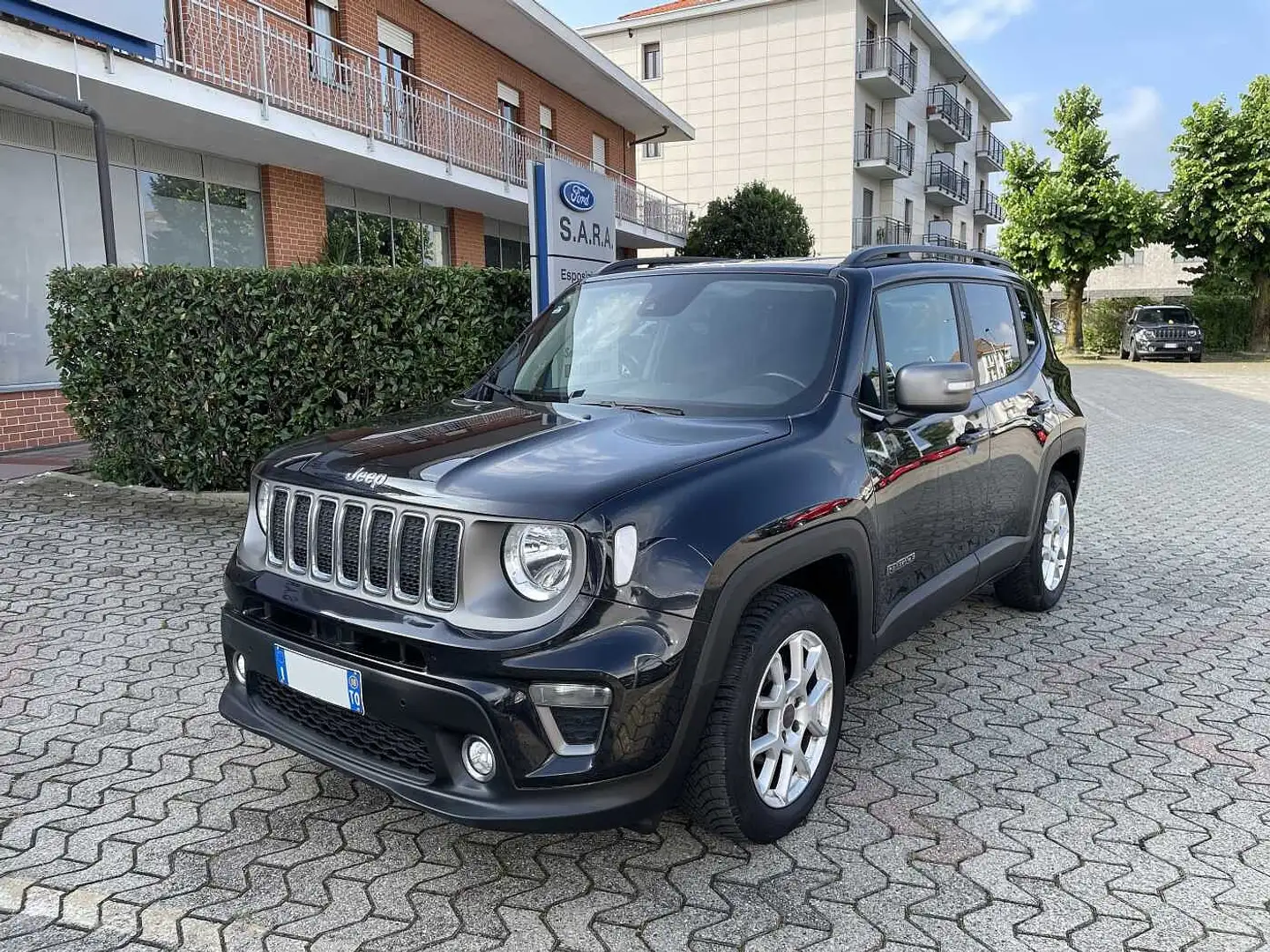 Jeep Renegade 1.6 Mjt DDCT 120 CV Limited Schwarz - 1