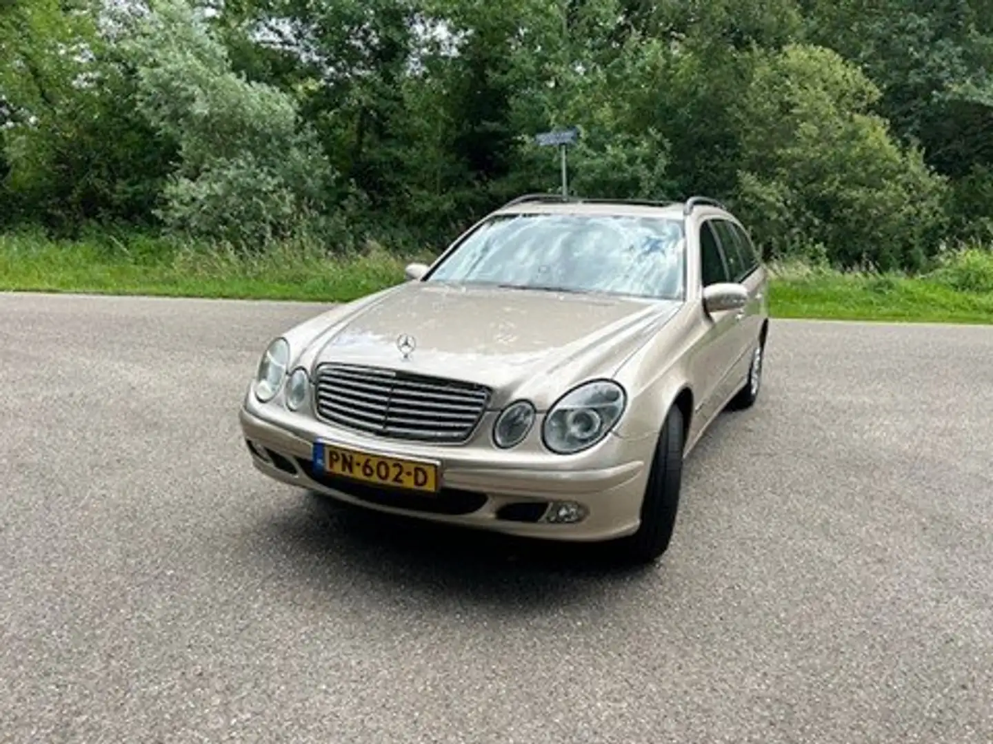 Mercedes-Benz E 240 E 240 Avantgarde Beige - 1
