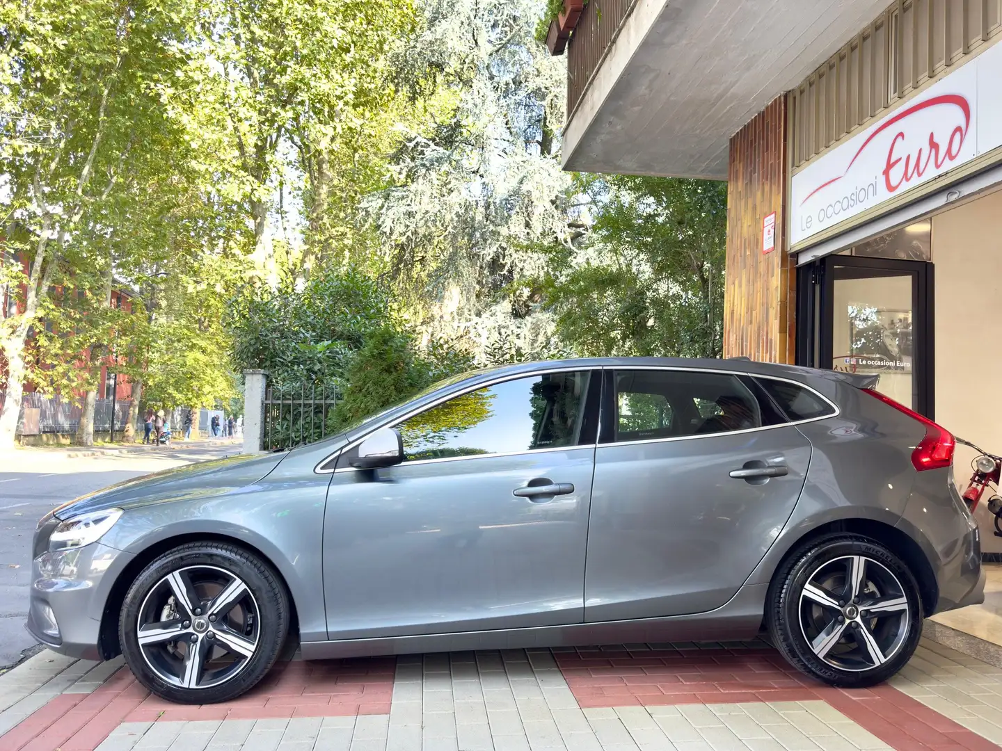 Volvo V40 V40 2.0 T3 R-Design my 19, Unico Propr., Tagl.Cert Grigio - 2