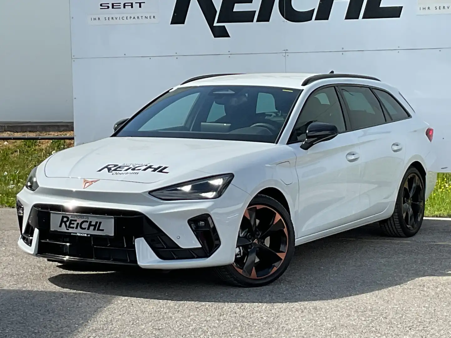 CUPRA Leon SP Kombi 1,5 e-Hybrid 150/204 - Sennheiser Weiß - 2