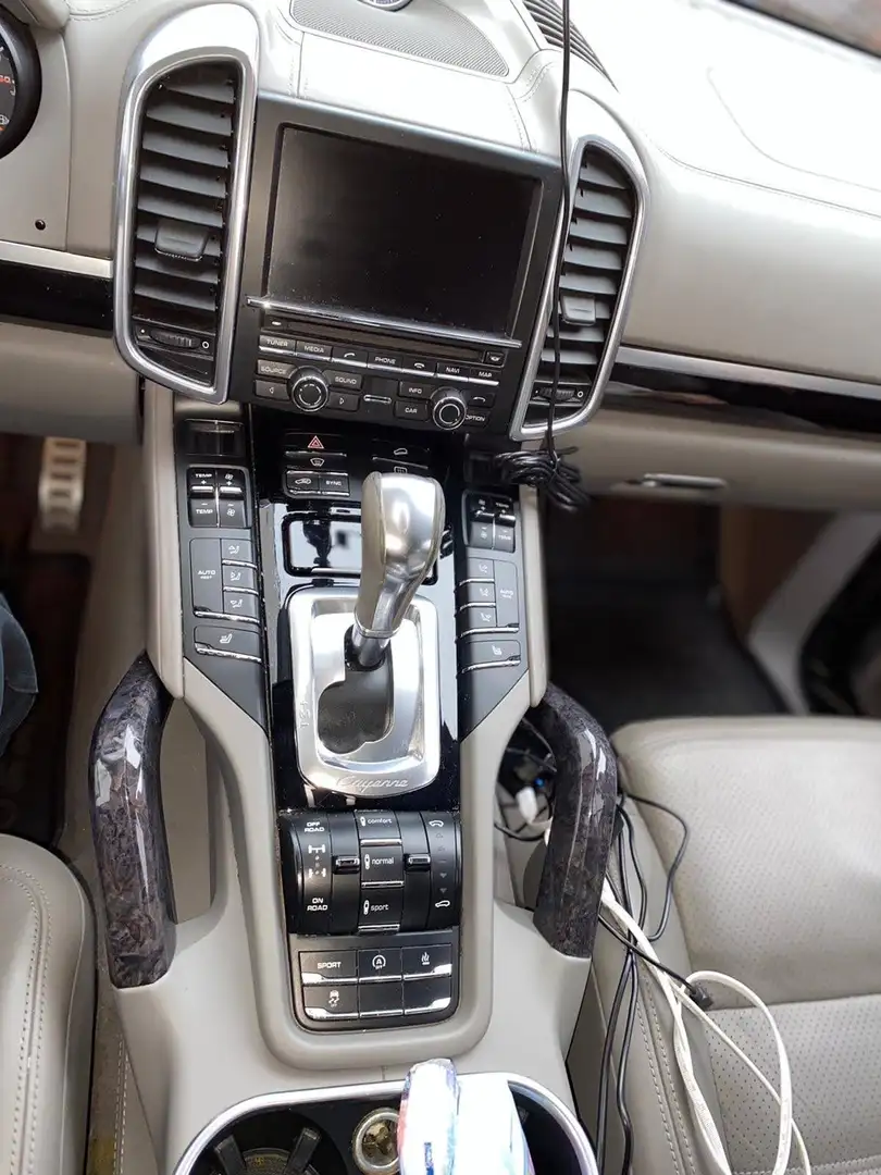 Porsche Cayenne S Diesel,4,2l,8V,rear seat,DVD,TV, 4fach klima Grau - 2