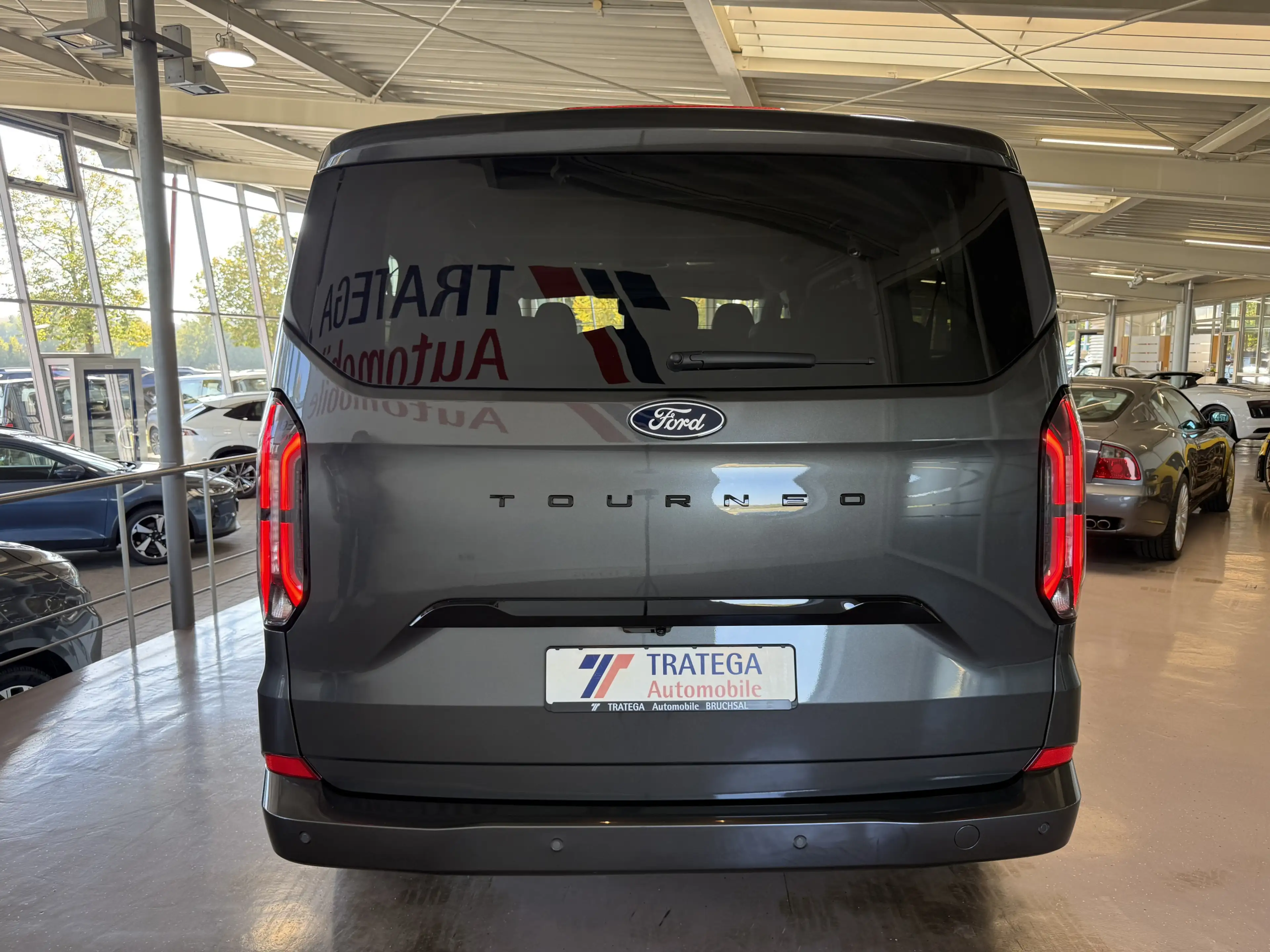 Ford Tourneo Custom L1 Titanium X Matrix el. AHK 70L — photo 8
