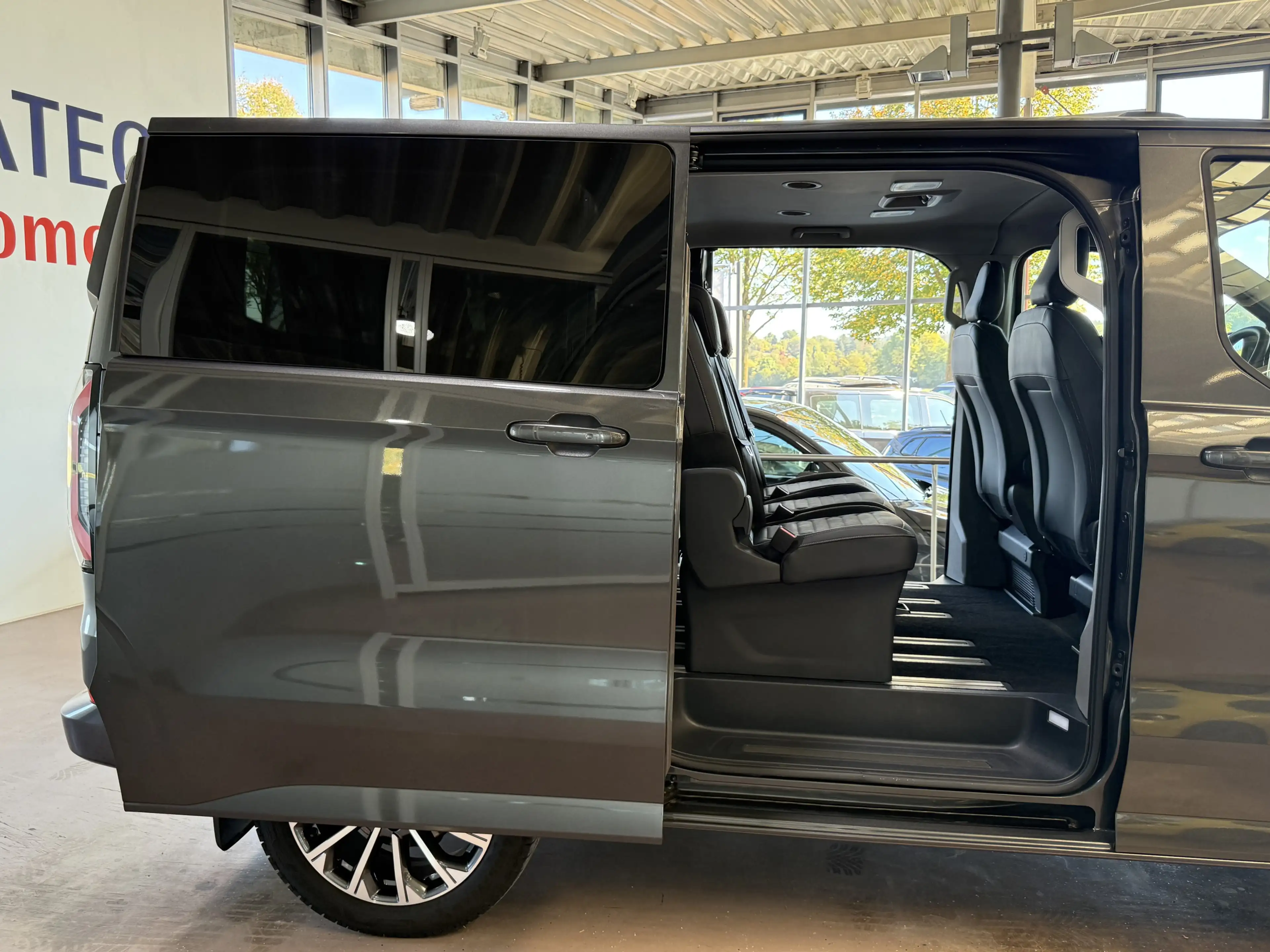 Ford Tourneo Custom L1 Titanium X Matrix el. AHK 70L — photo 14