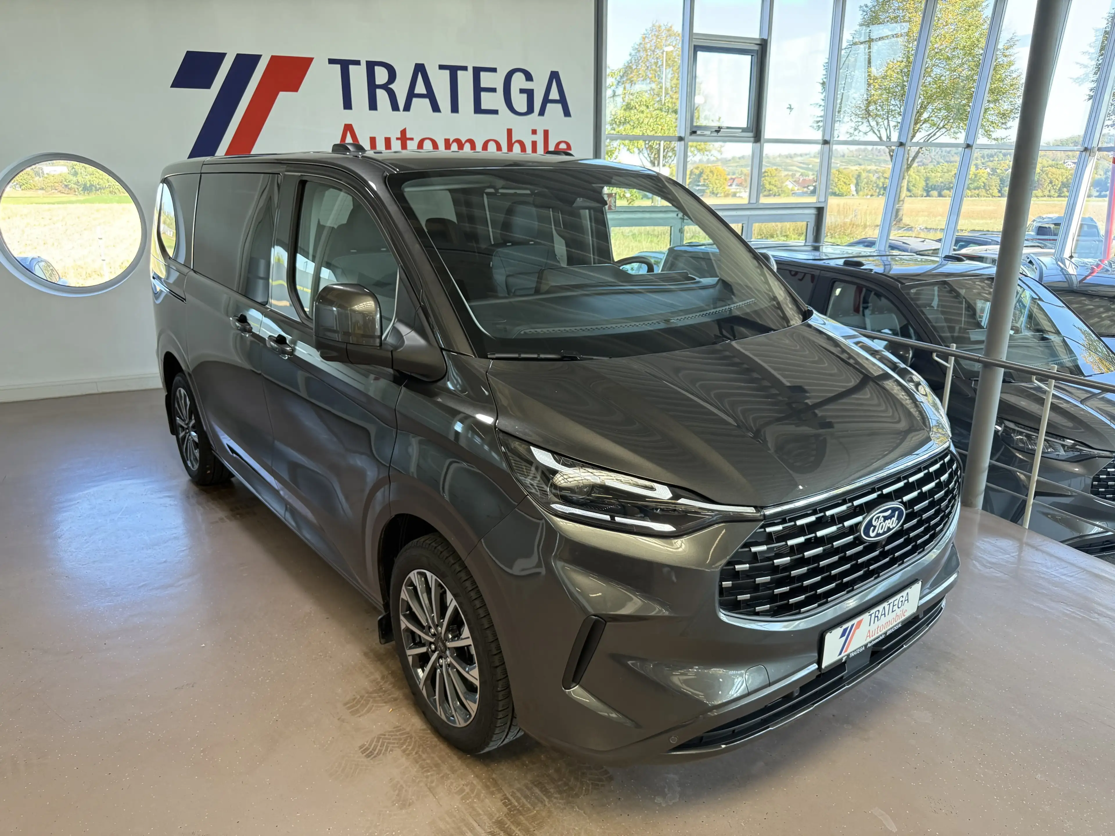Ford Tourneo Custom L1 Titanium X Matrix el. AHK 70L — photo 11