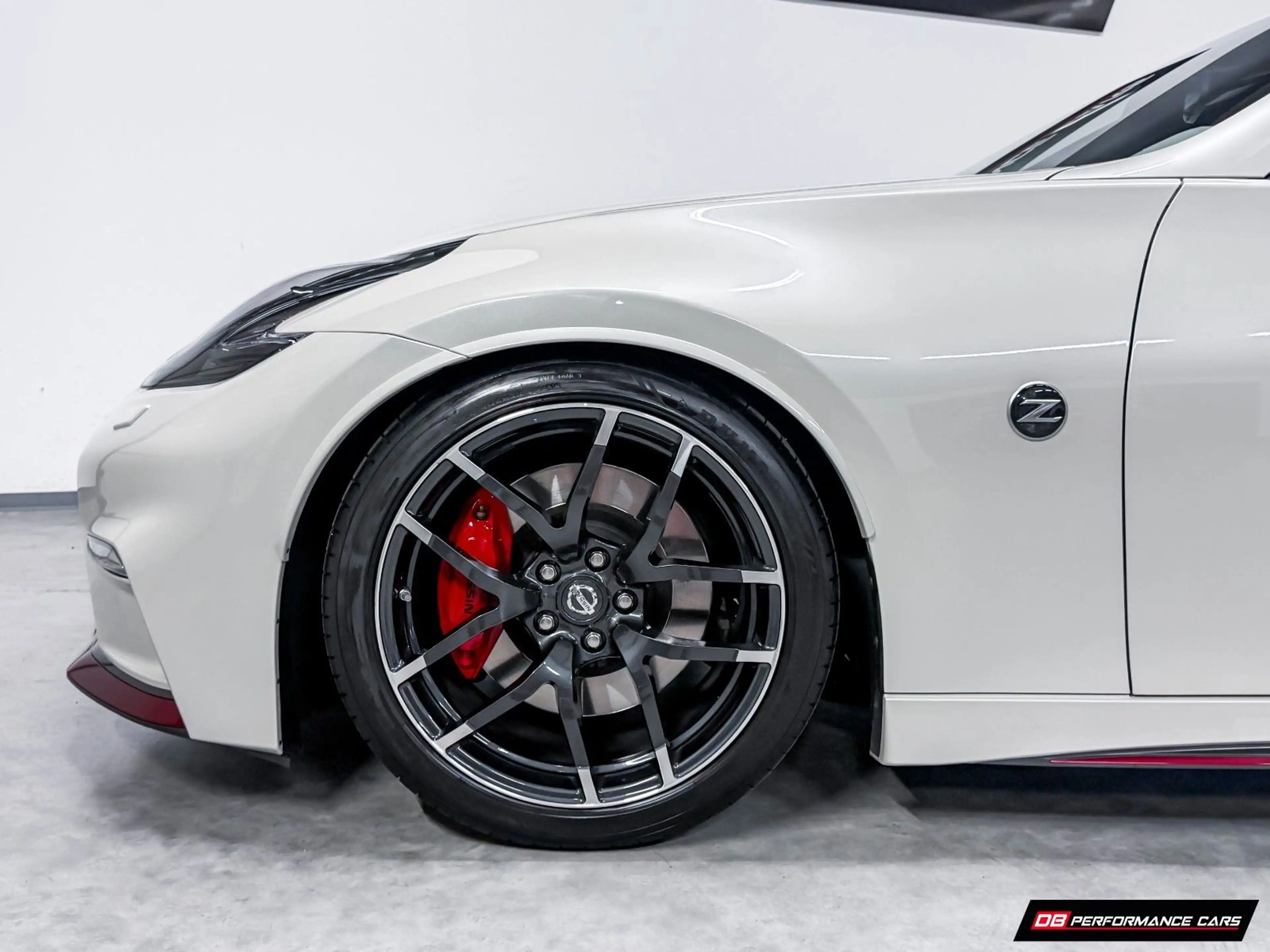 Nissan 370Z NISMO, Handschalter, tolle Upgrades — photo 9