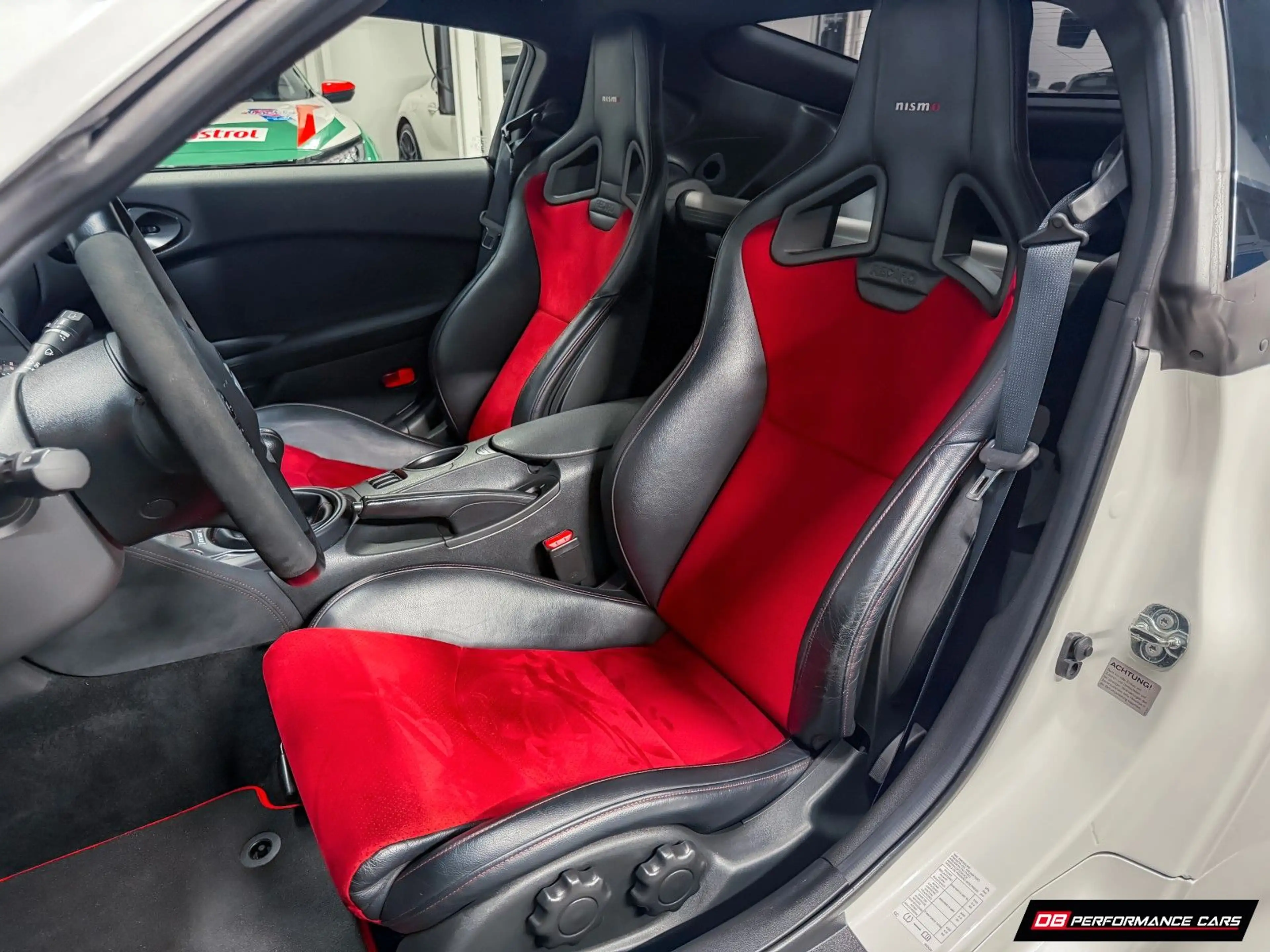Nissan 370Z NISMO, Handschalter, tolle Upgrades — photo 15